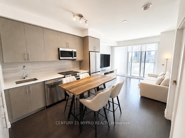 95 Oneida Crescent 611, Richmond Hill, ON L4B 0H5