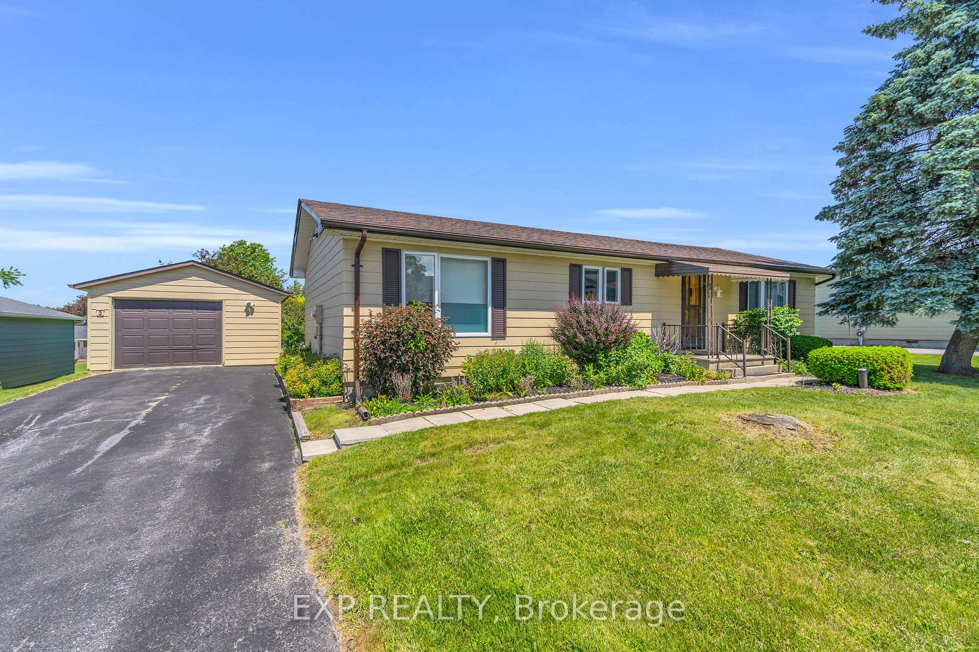 5 Inlet Court, Georgina, ON L0E 1R0