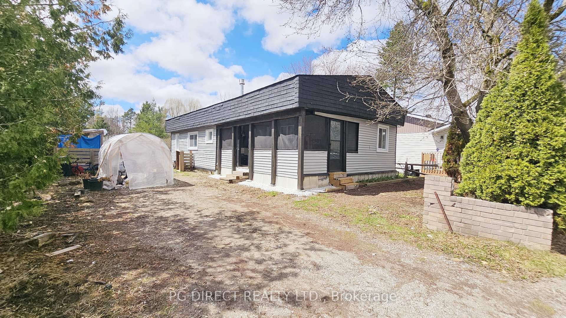 2 Shamrock Crescent, Essa, ON L3W 0A5