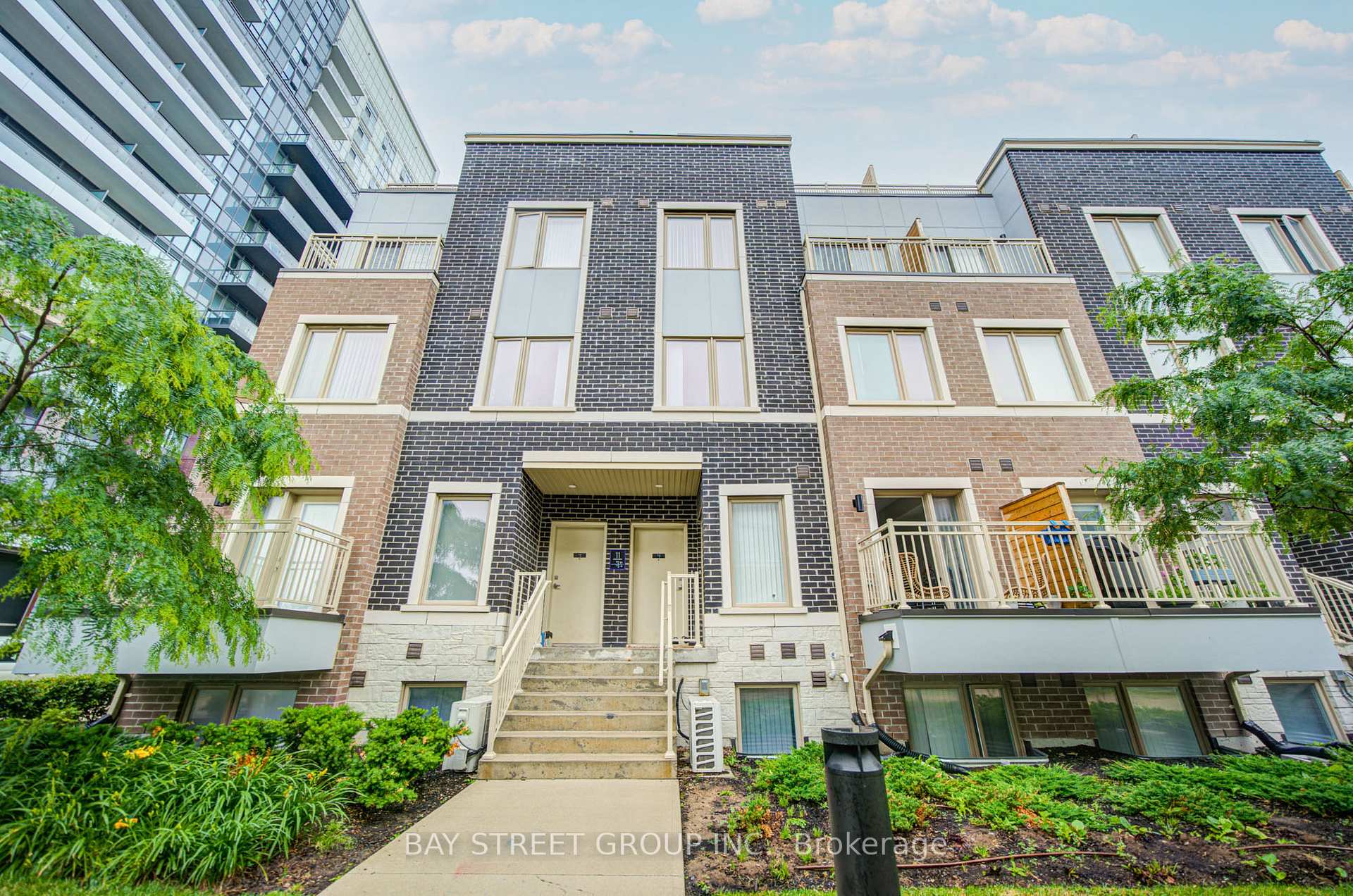 11 Honeycrisp Crescent TH3, Vaughan, ON L4K 0N6