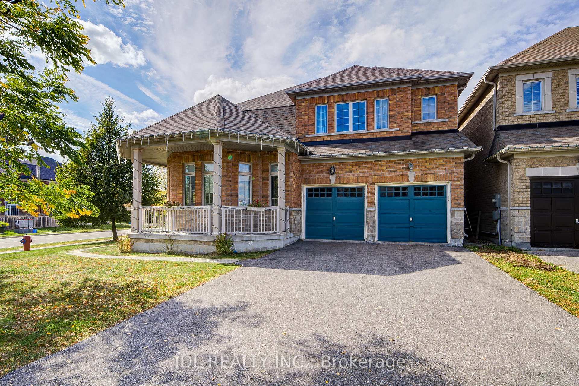 1139 Cenotaph Boulevard, Newmarket, ON L3X 0A7