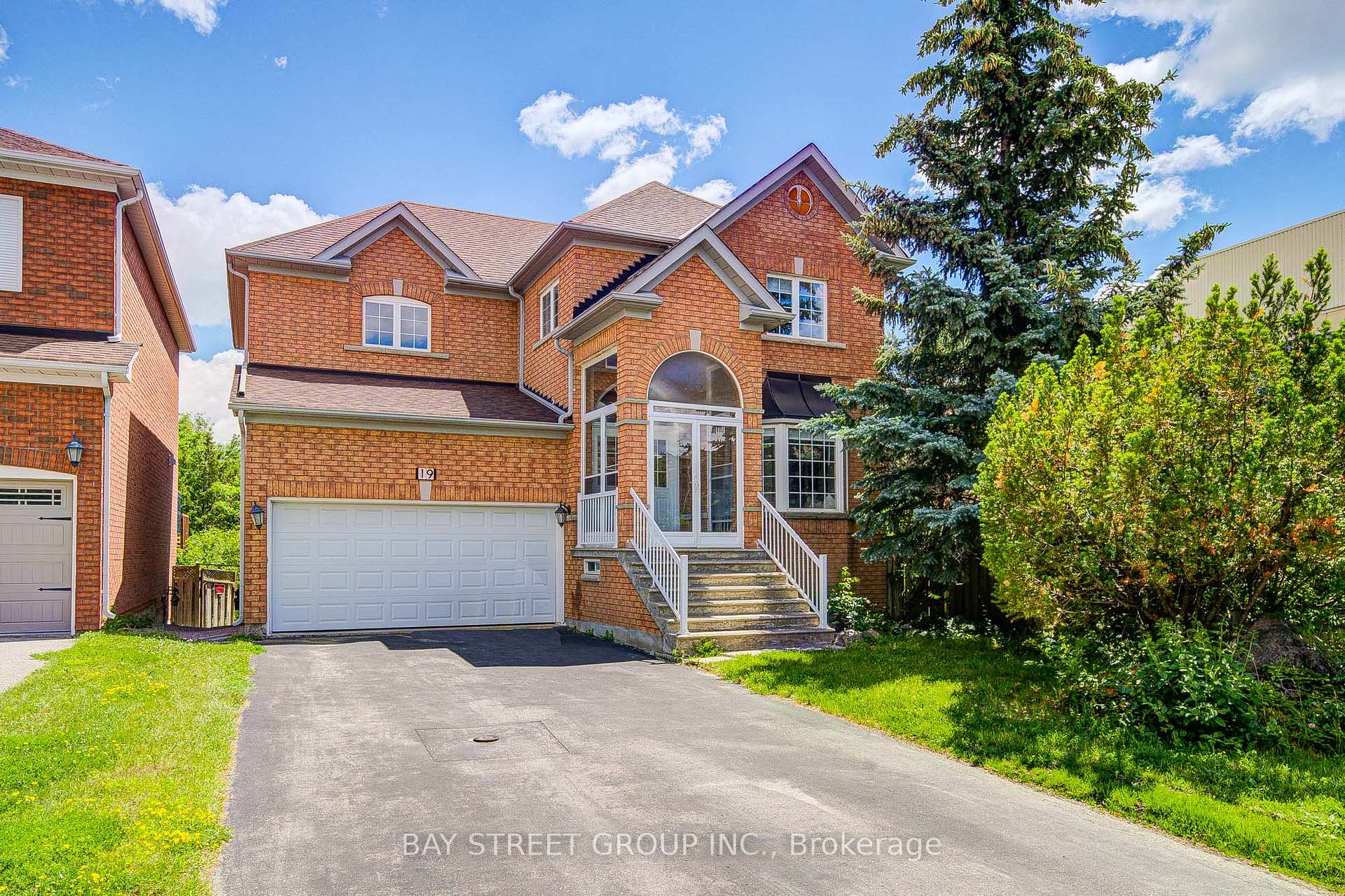 19 Fountain Court, Richmond Hill, ON L4S 2K4