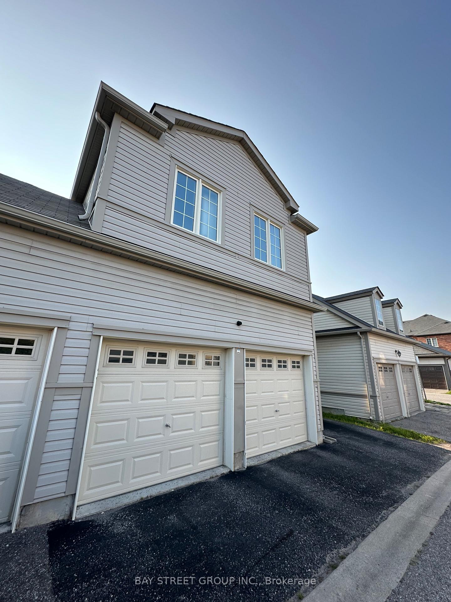 21 Duncan Road Coach, Markham, ON L6B 0T5