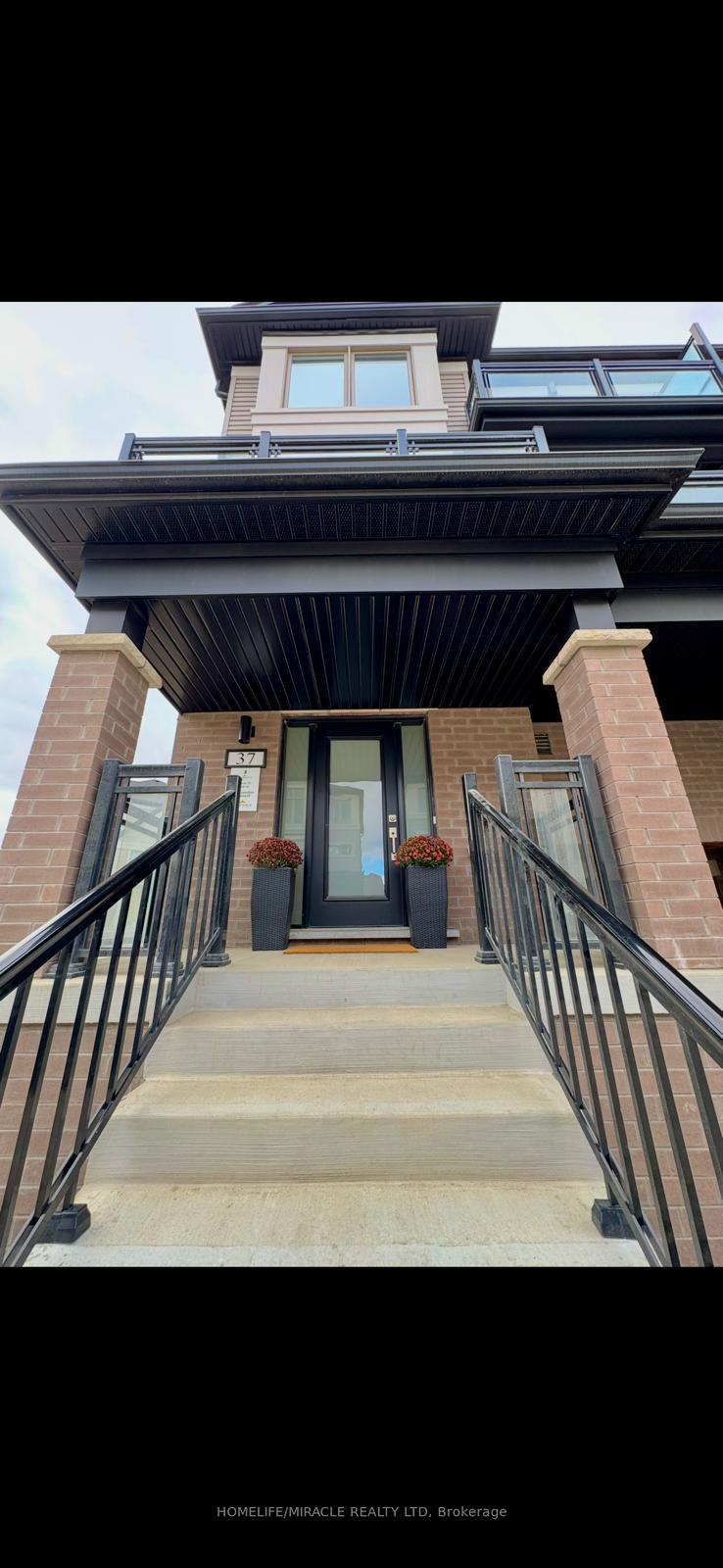 37 Brandon Crescent, New Tecumseth, ON L0G 1W0