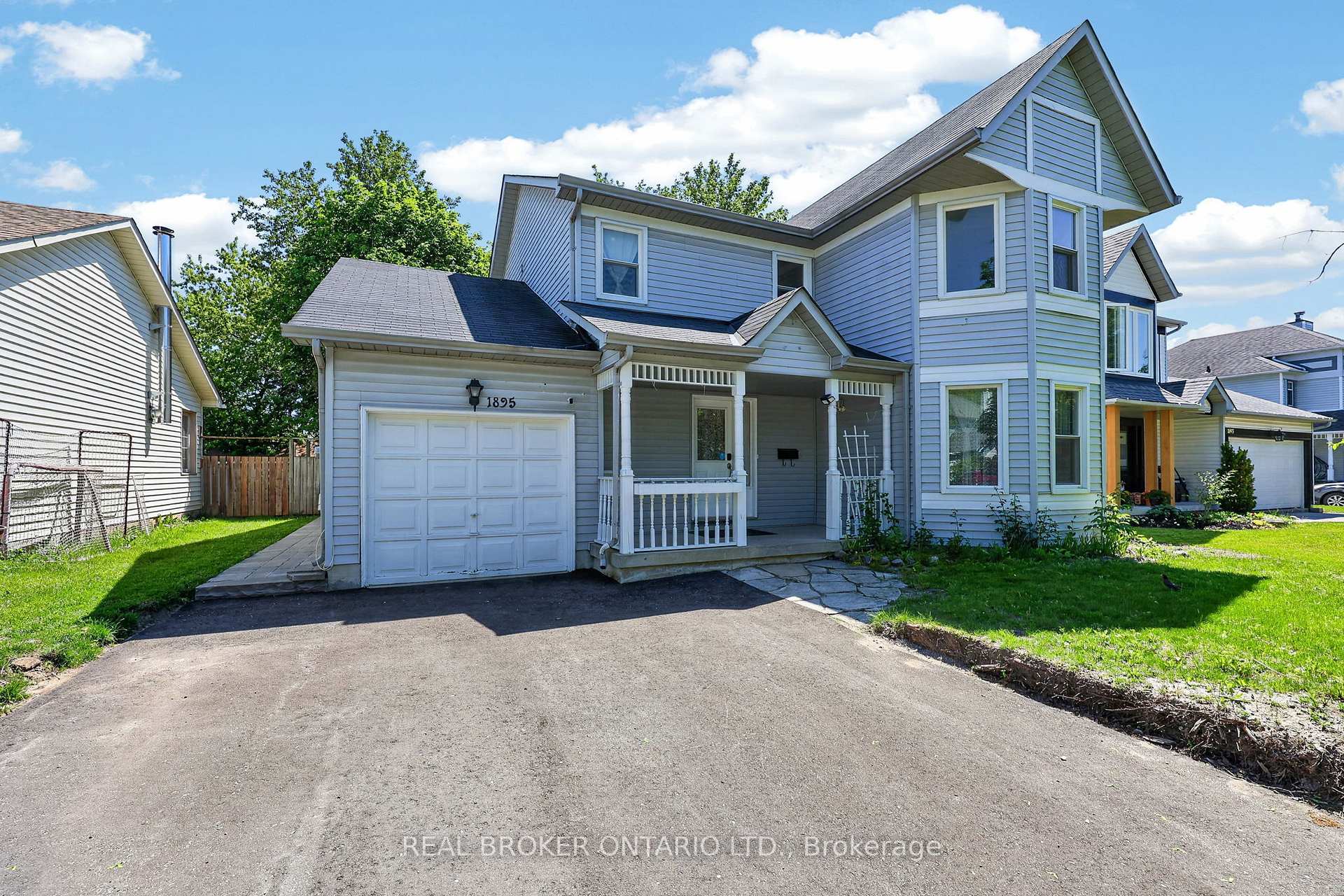1895 Applewood Avenue Upper, Innisfil, ON L9S 1W2