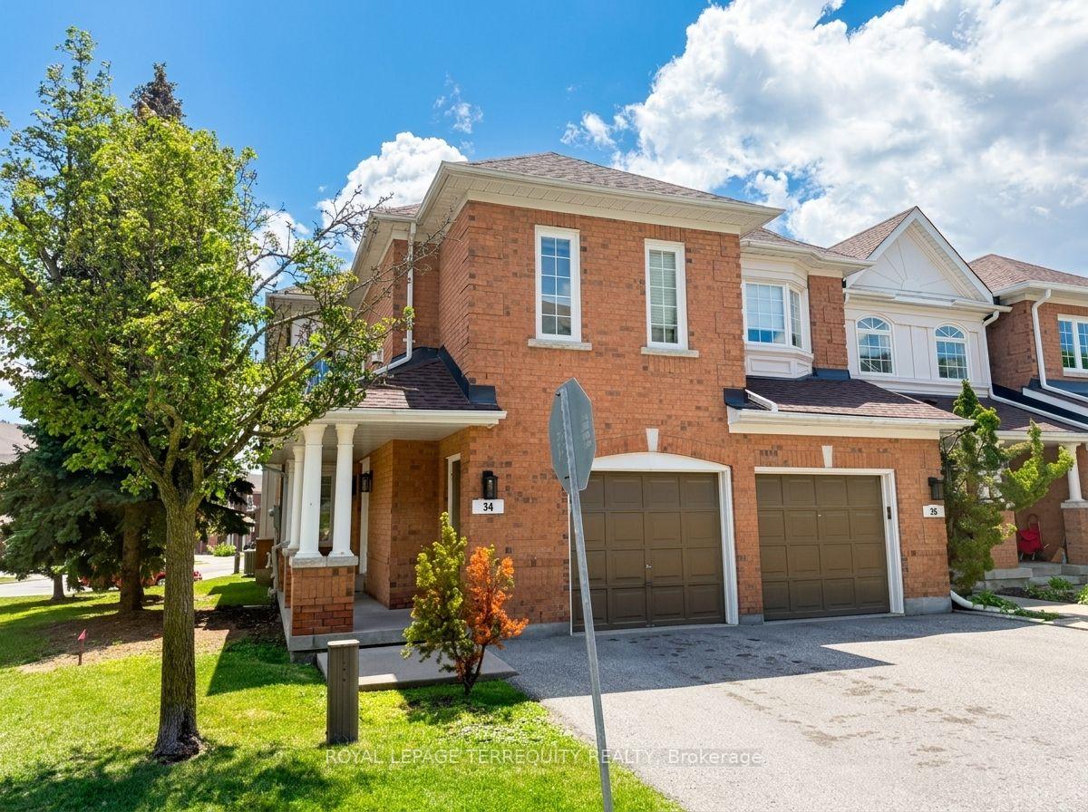 190 Harding Blvd W Boulevard 34, Richmond Hill, ON L4C 0J9