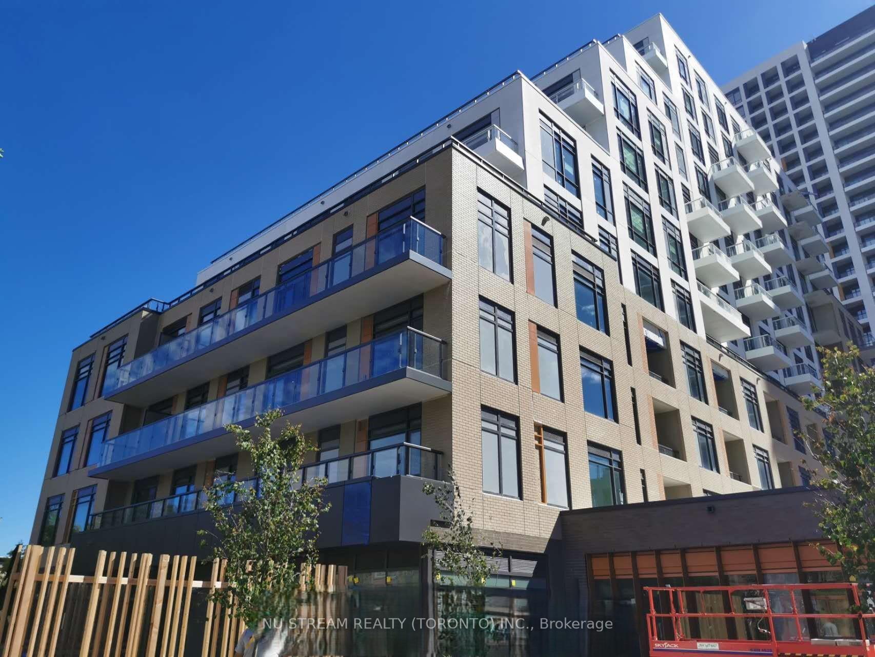 8 Beverley Glen Boulevard C313, Vaughan, ON L4J 8N8