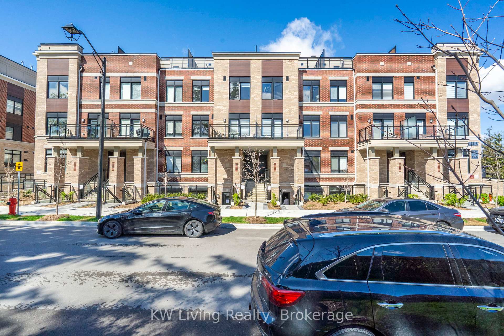 56 Elizabeth Street S 1304, Richmond Hill, ON L4C 5W2