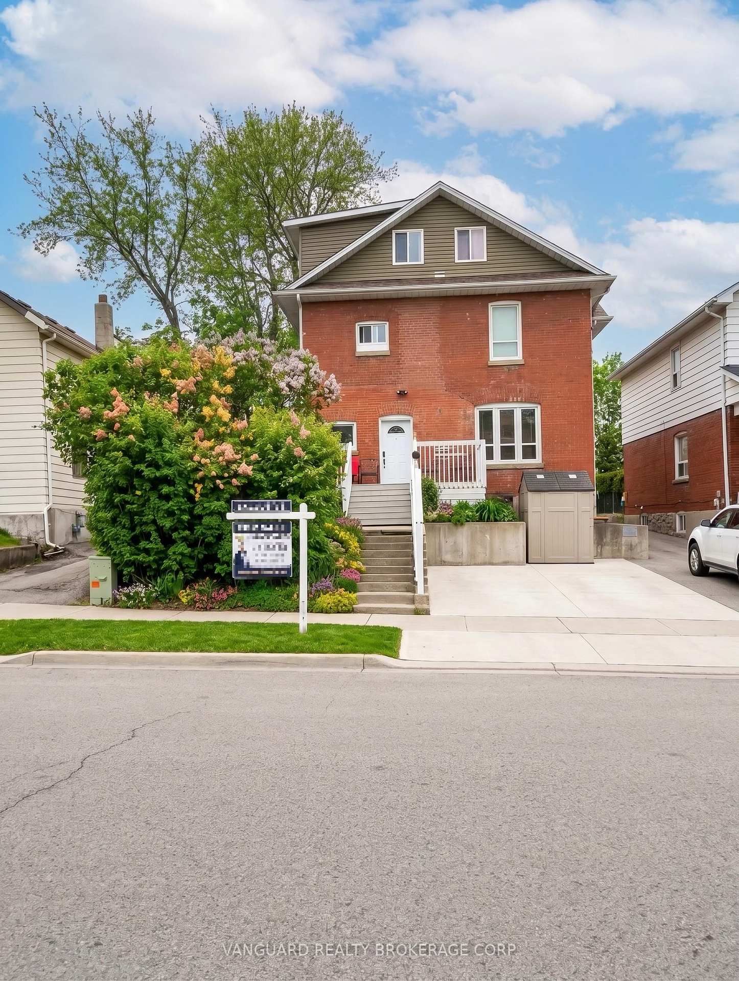 71 John Street E, Bradford West Gwillimbury, ON L3Z 1G3