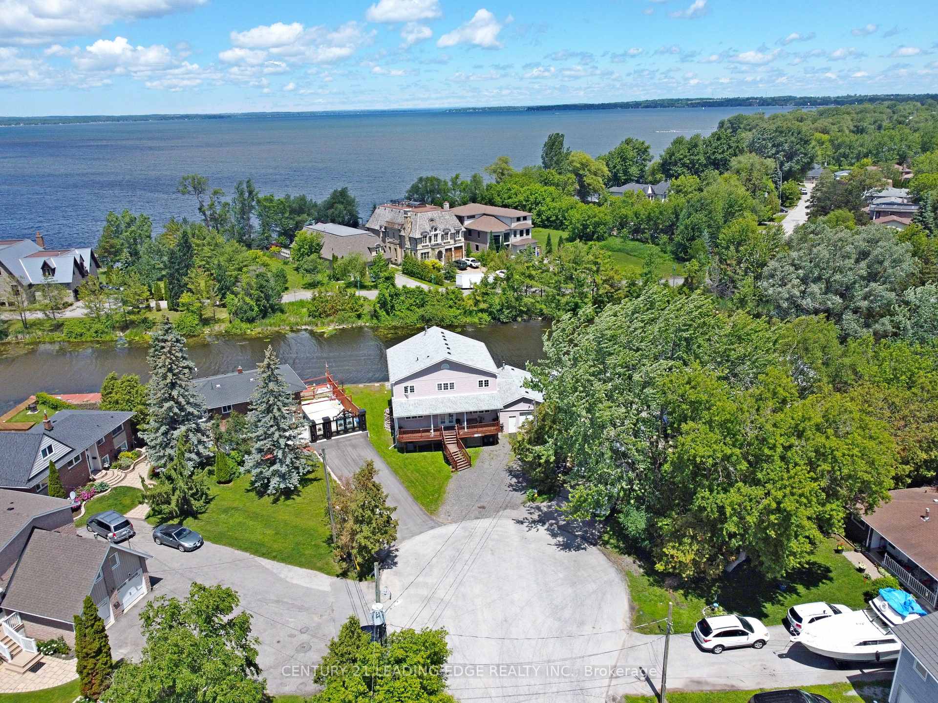27 Robert Street, Georgina, ON L4P 1K7