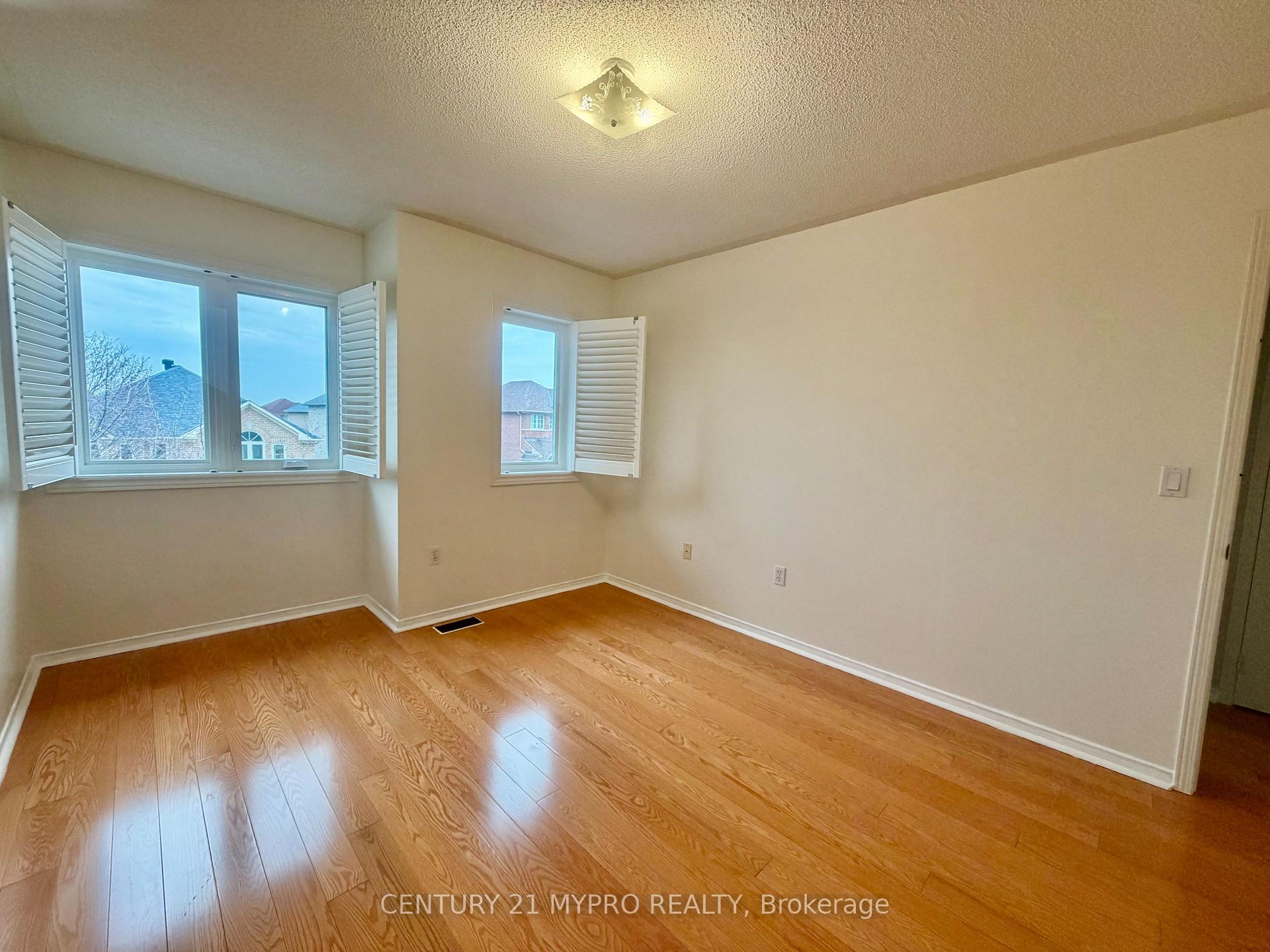 116 Orchard Hill (2nd Floor) Boulevard, Markham, ON L6C 2M4