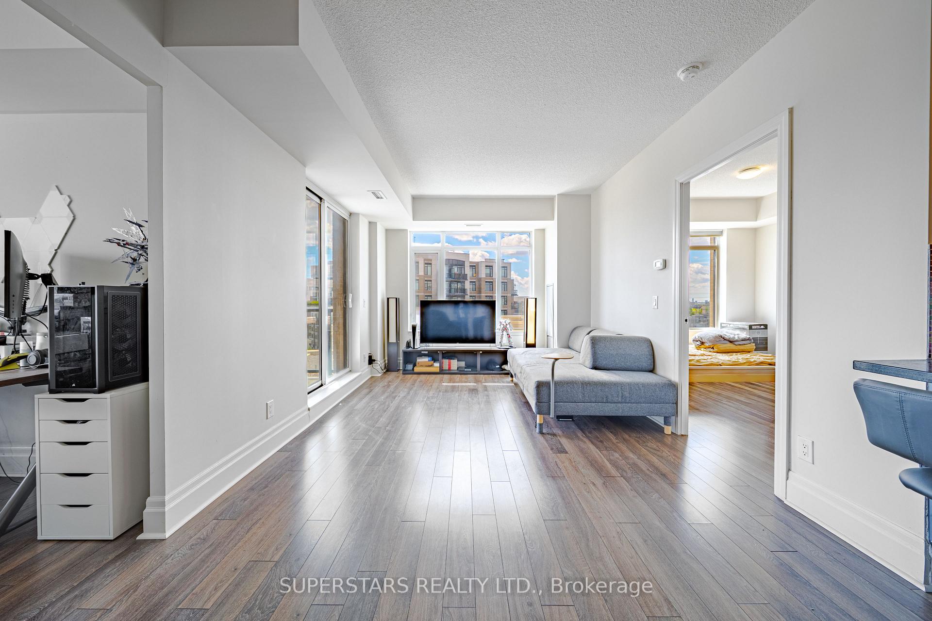 151 Upper Duke Crescent 809, Markham, ON L6G 0E1