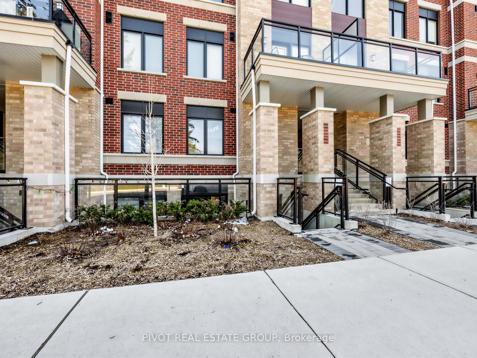 56 Elizabeth Street S 1104, Richmond Hill, ON L4C 5W2