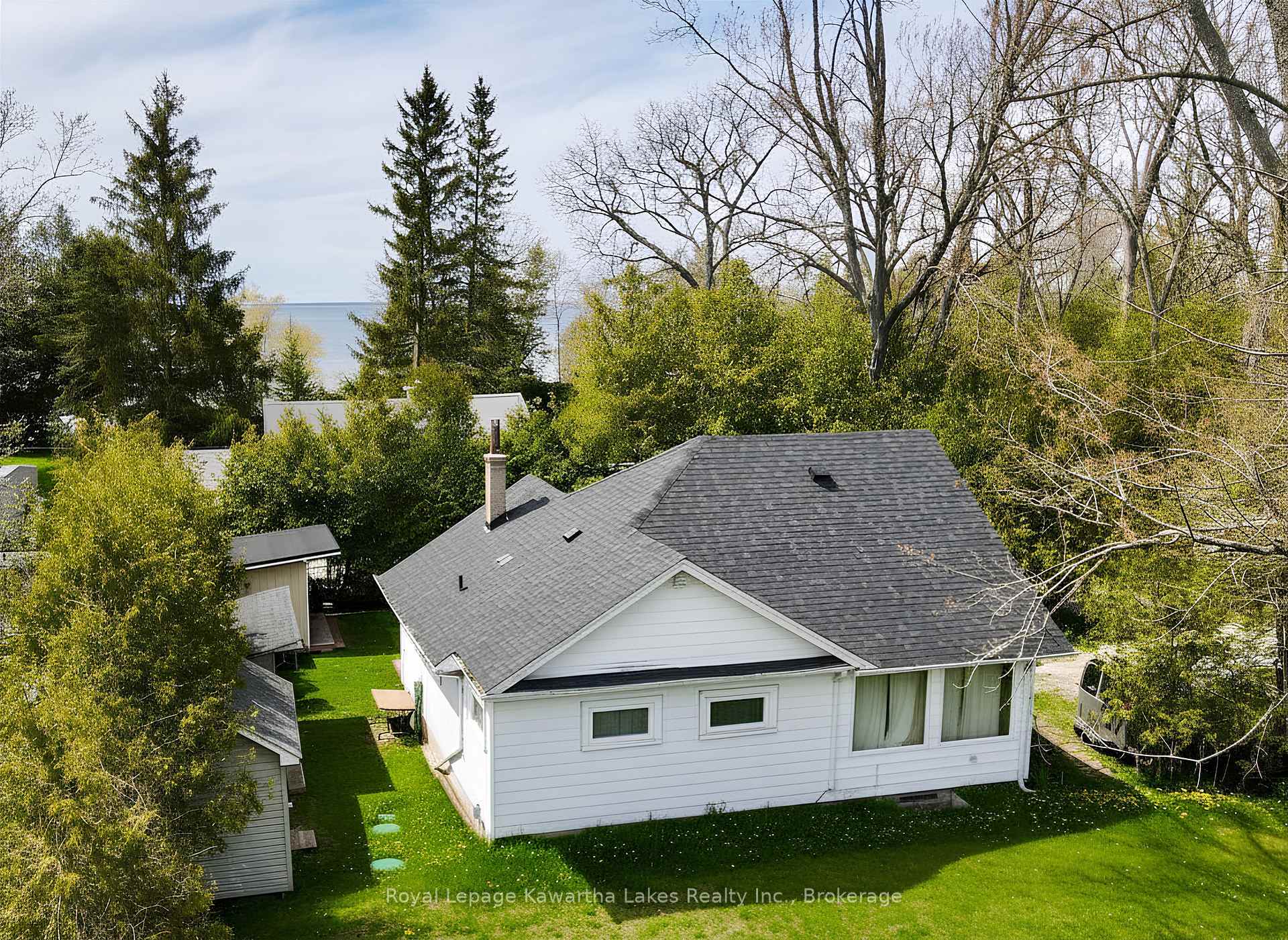 8 Sandy Cove Lane, Georgina, ON L4P 3E9