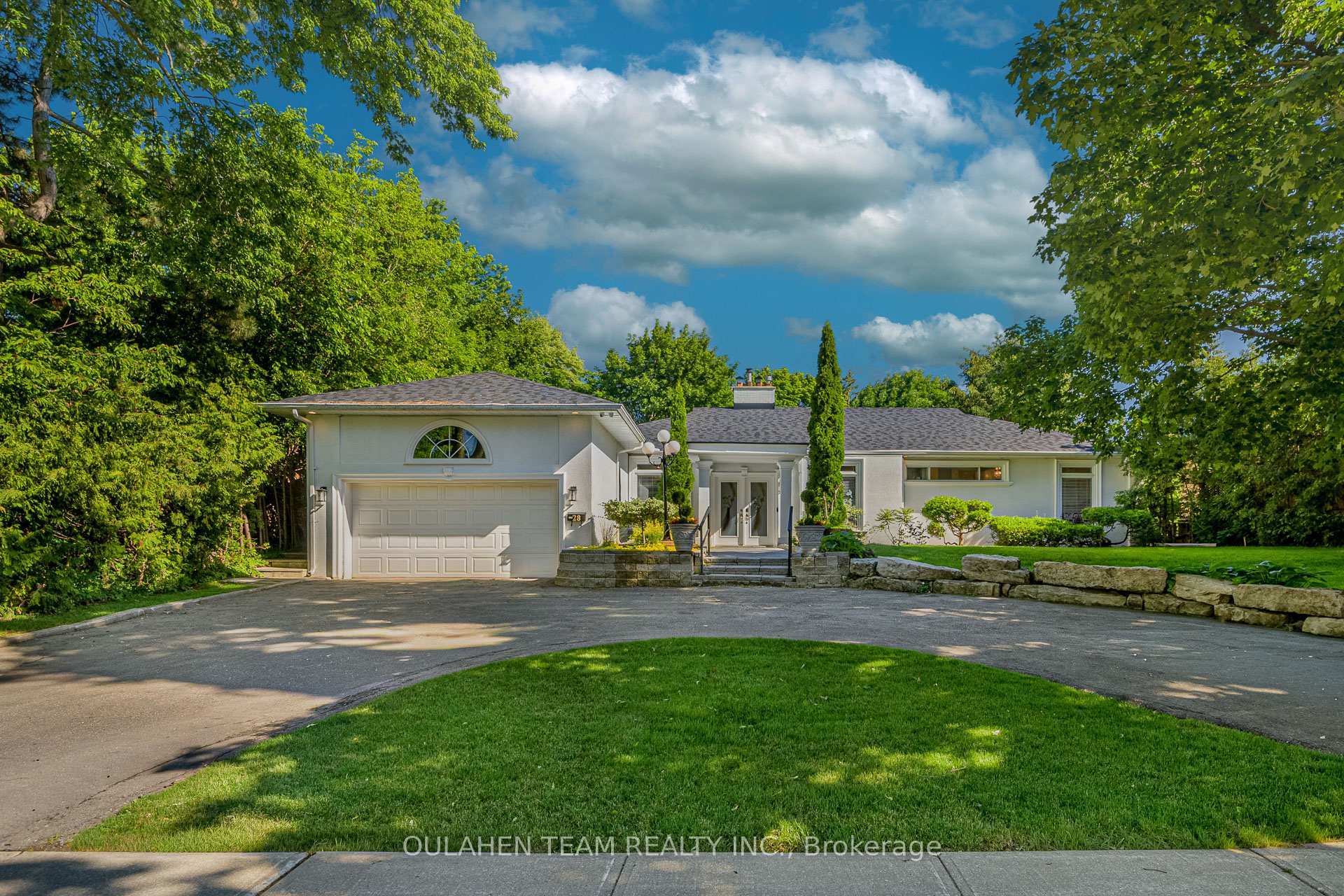 28 Uplands Avenue, Vaughan, ON L4J 1K1