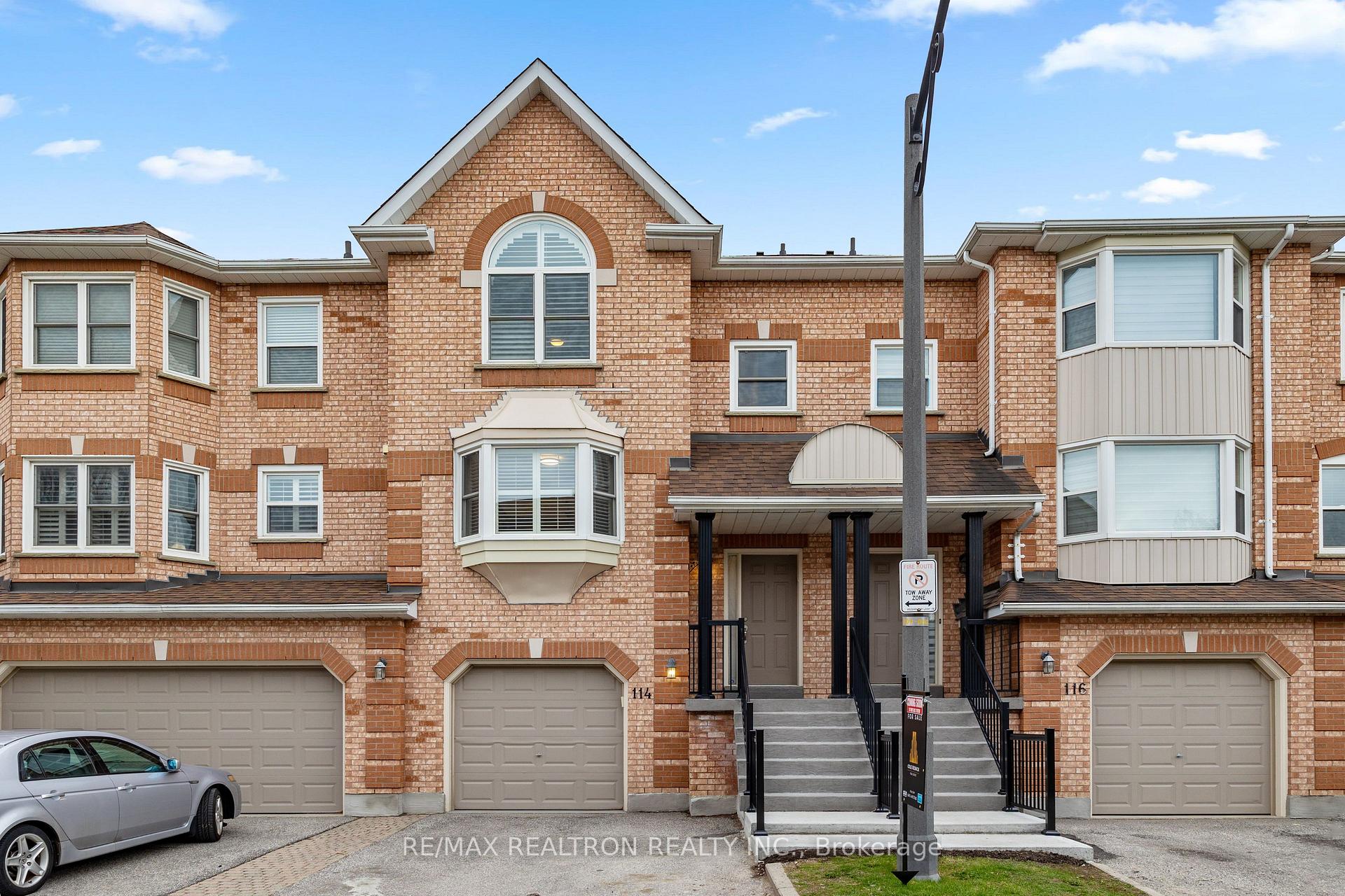 114 Leah Crescent 39, Vaughan, ON L4J 8C3