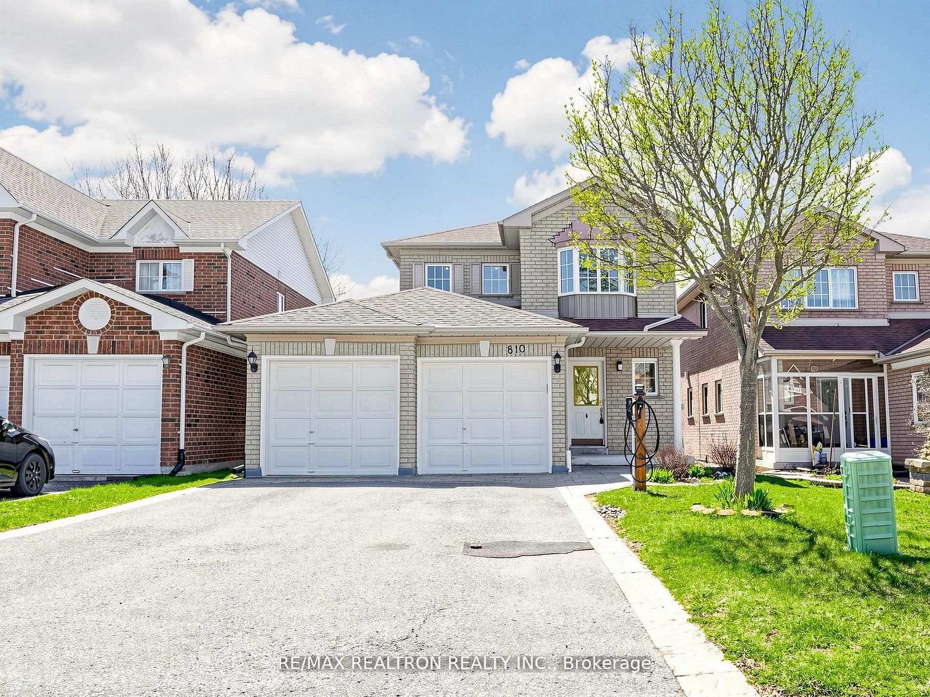 810 Stonehaven Avenue, Newmarket, ON L3X 2G2