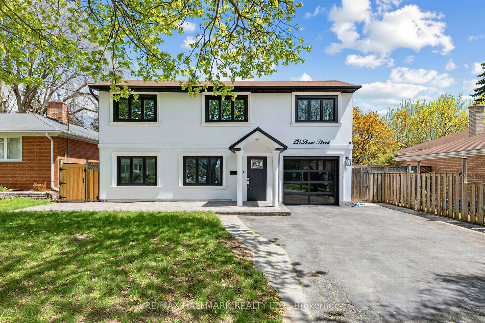 225 Lucas Street, Richmond Hill, ON L4C 4P9