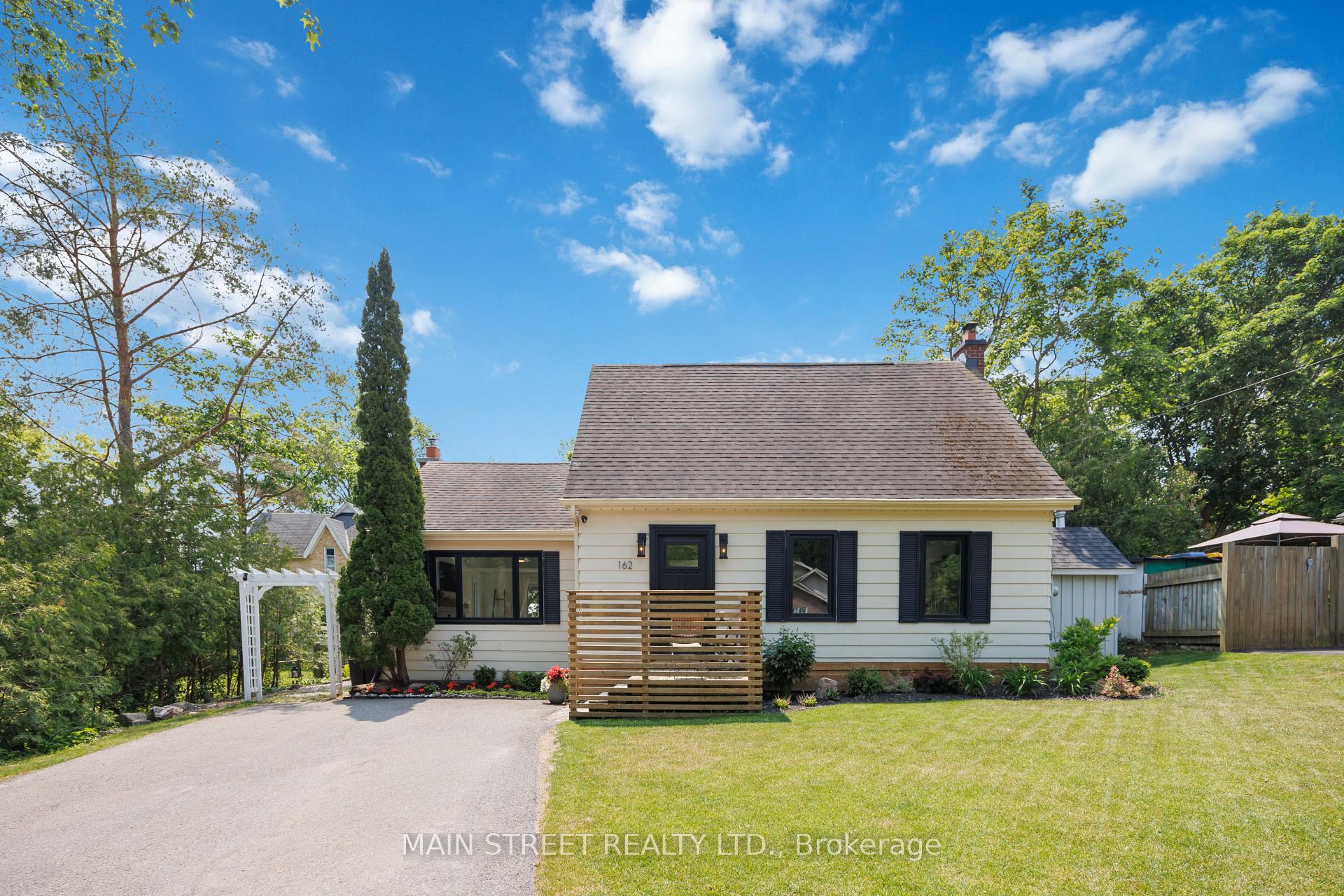 162 Maple Street, Uxbridge, ON L9P 1B2