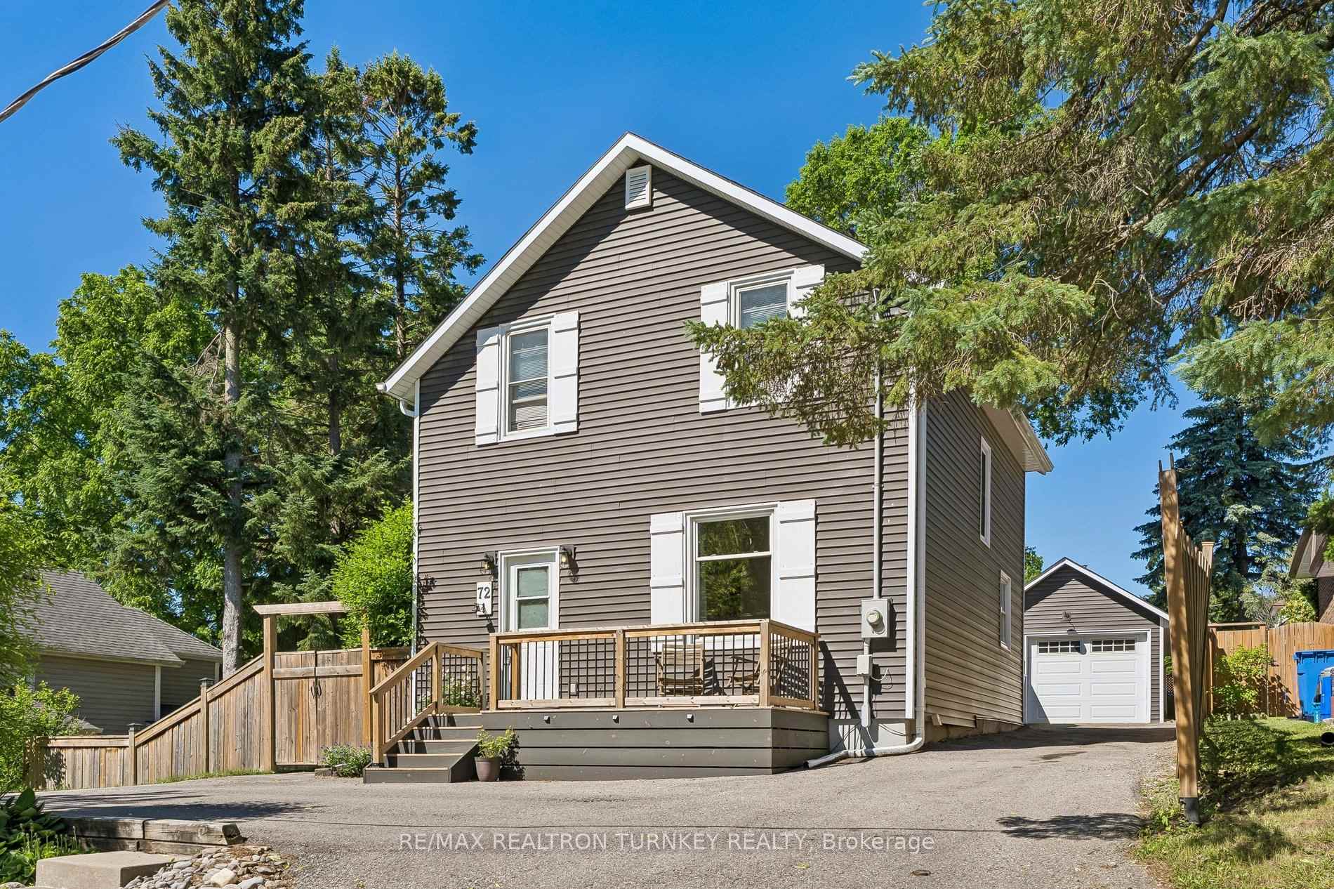 72 Vincent Street, Newmarket, ON L3Y 4G5