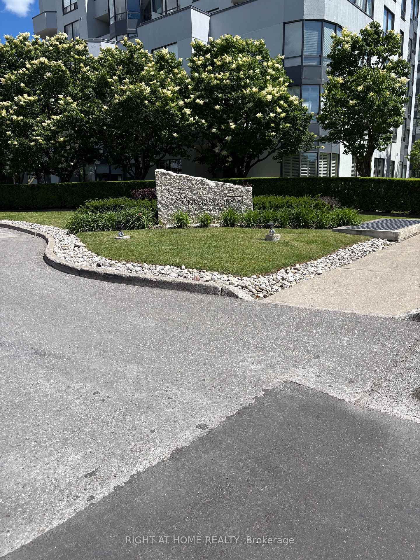 333 CLARK Avenue W 412, Vaughan, ON L4J 7K4