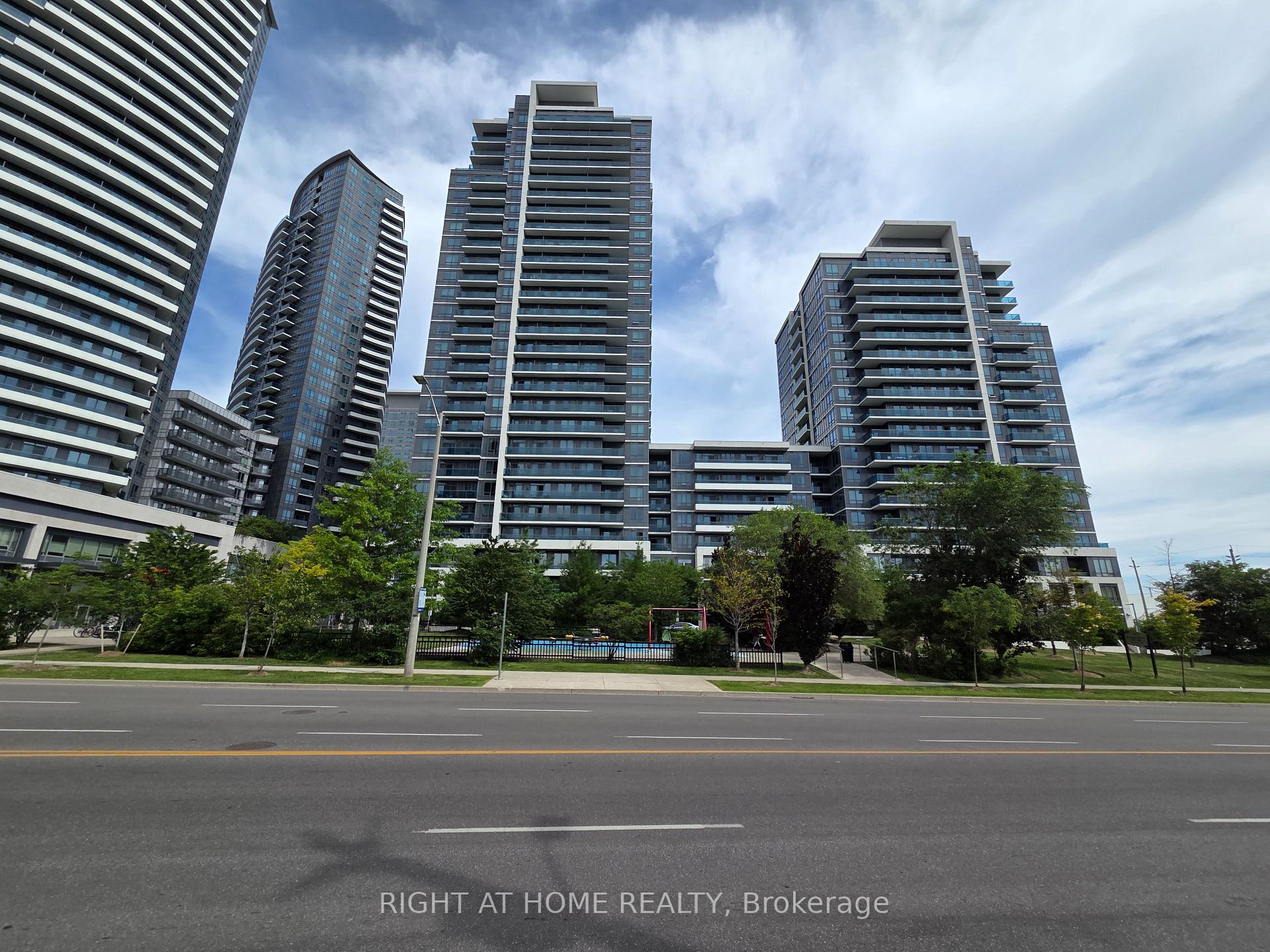 7165 Yonge Street 1606, Markham, ON L3T 0C9