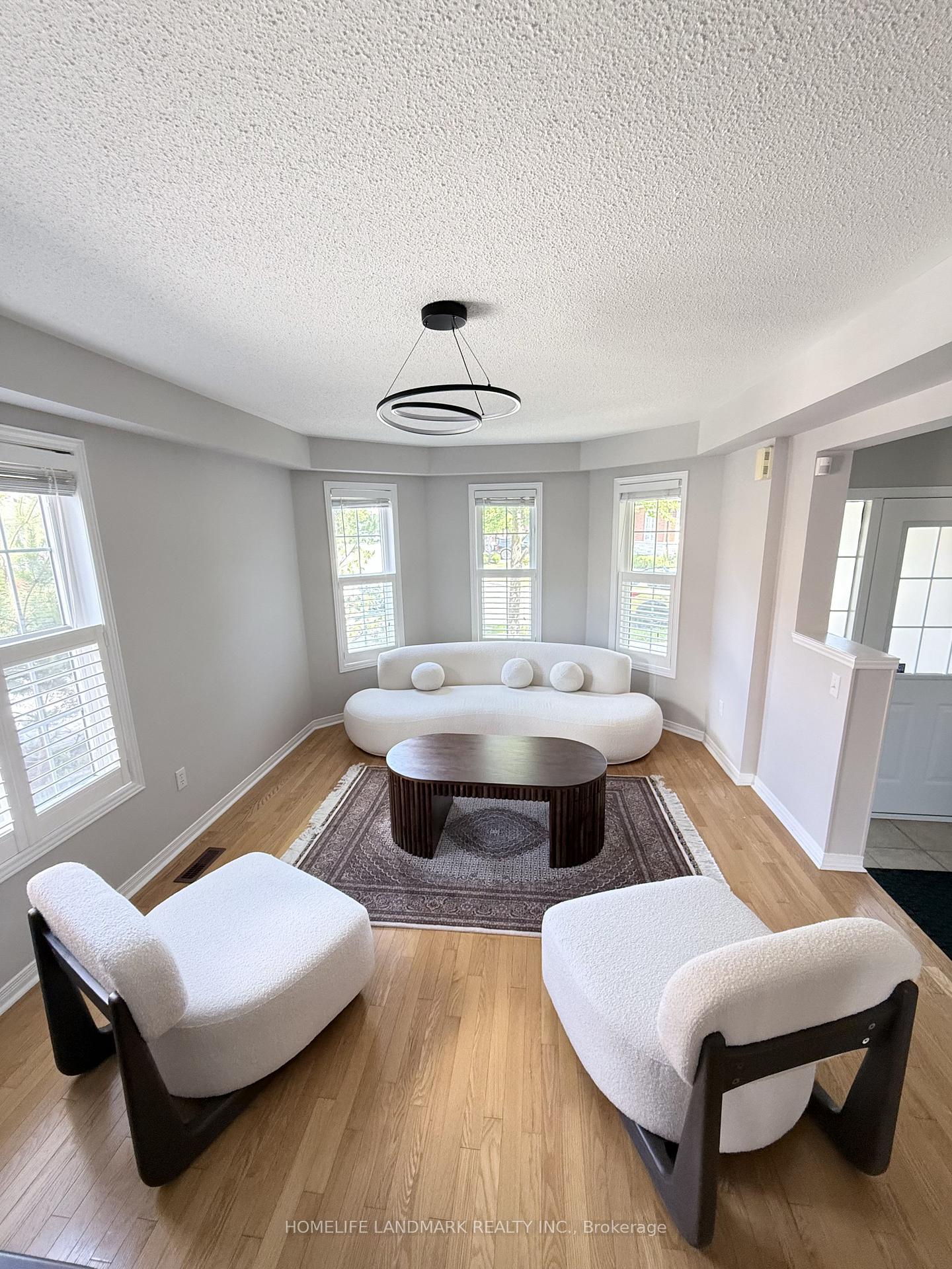69 Selkirk Drive, Richmond Hill, ON L4B 4S4