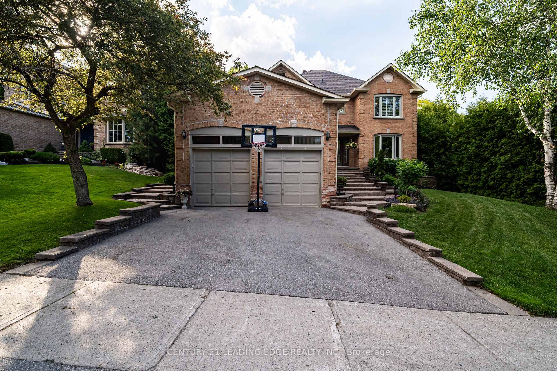 53 McClenny Drive, Aurora, ON L4G 5P5
