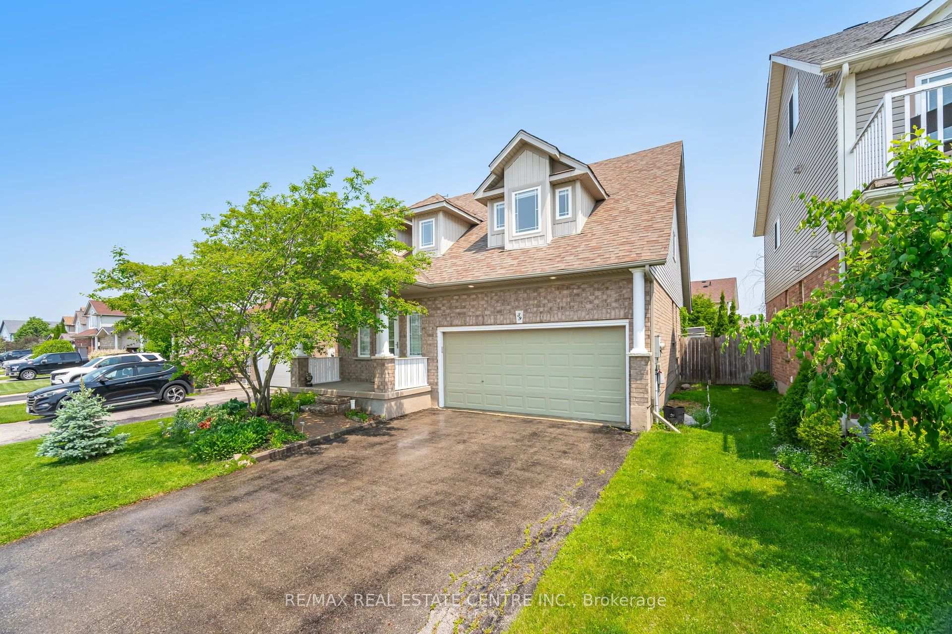 39 Stoneham Street, New Tecumseth — photo 2 of 5