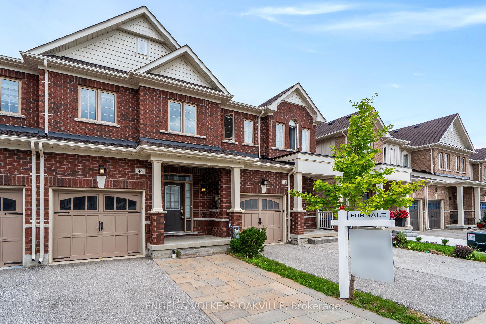 44 Clifford Crescent, New Tecumseth — photo 3 of 5