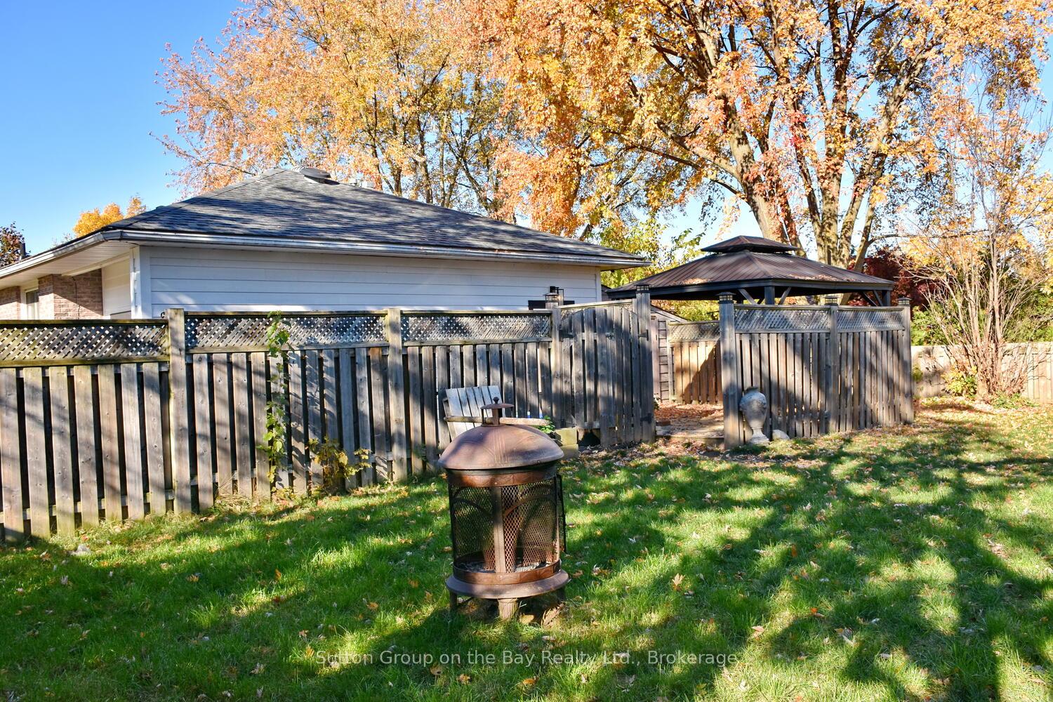 5 BROCK Crescent, Collingwood — photo 4 of 5