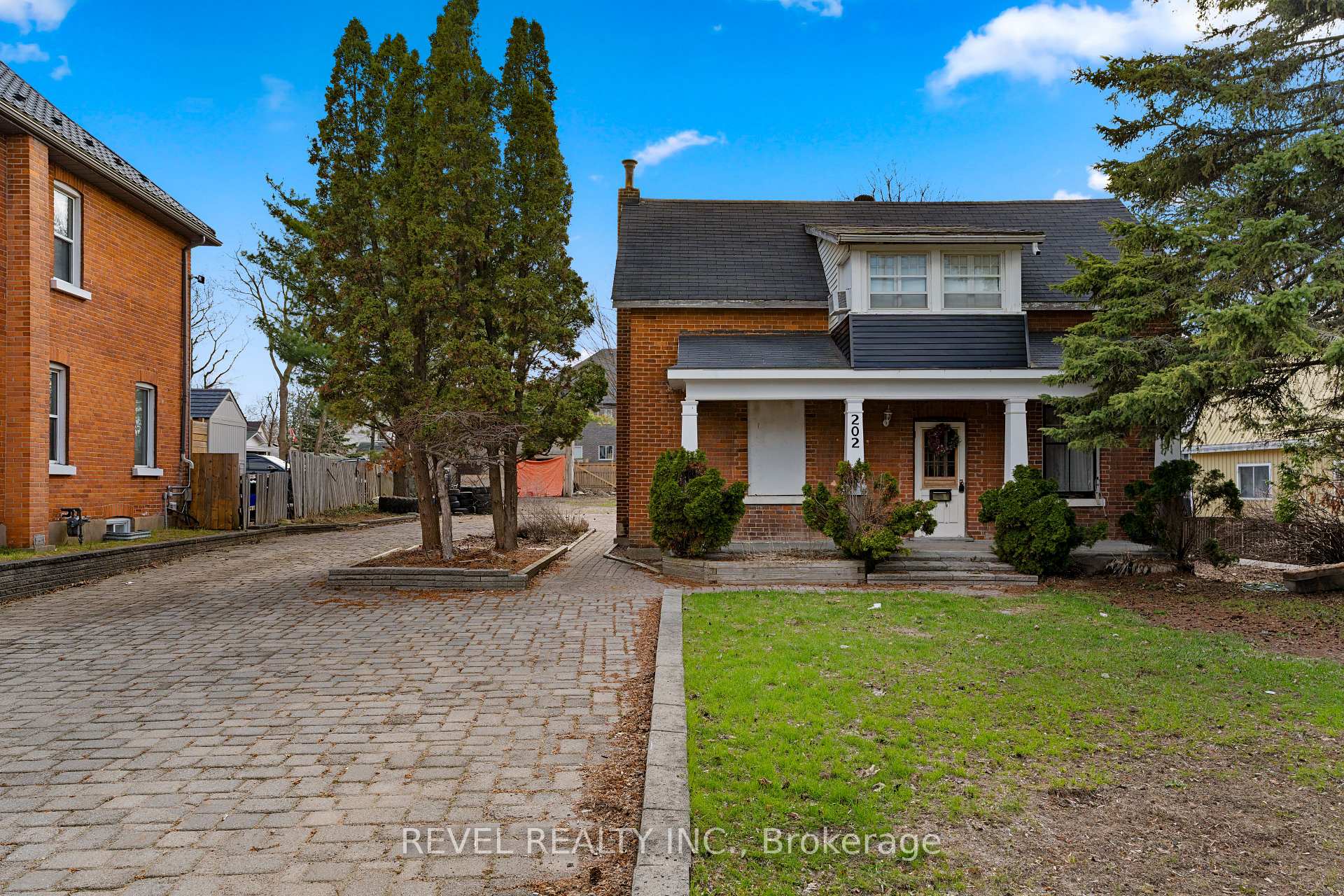 202 Bradford Street, Barrie — photo 3 of 5