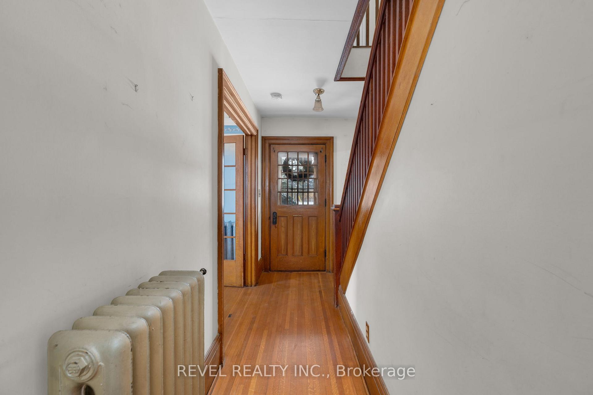 202 Bradford Street, Barrie — photo 4 of 5