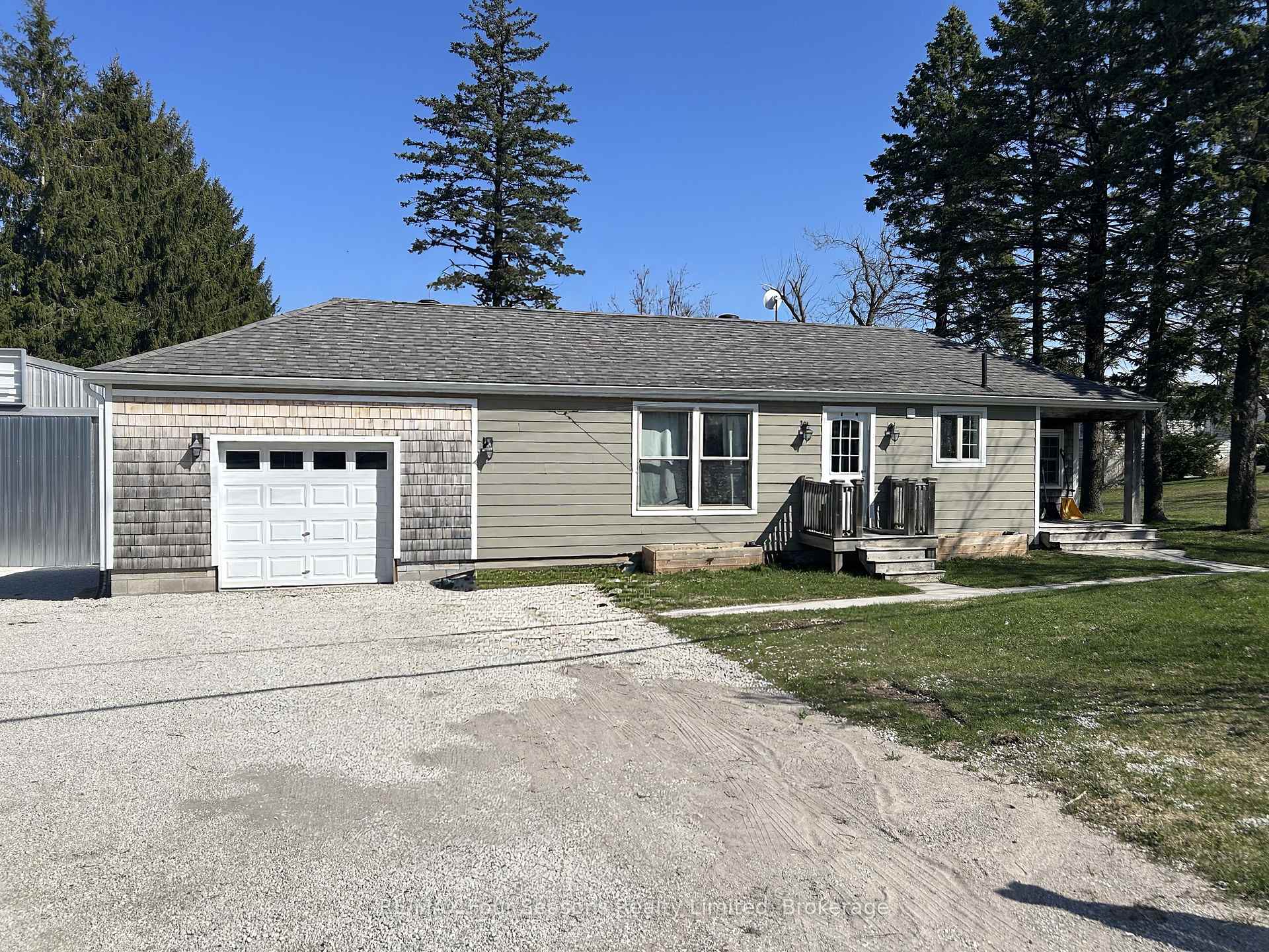 1046 County 124 Road N, Clearview — photo 2 of 5