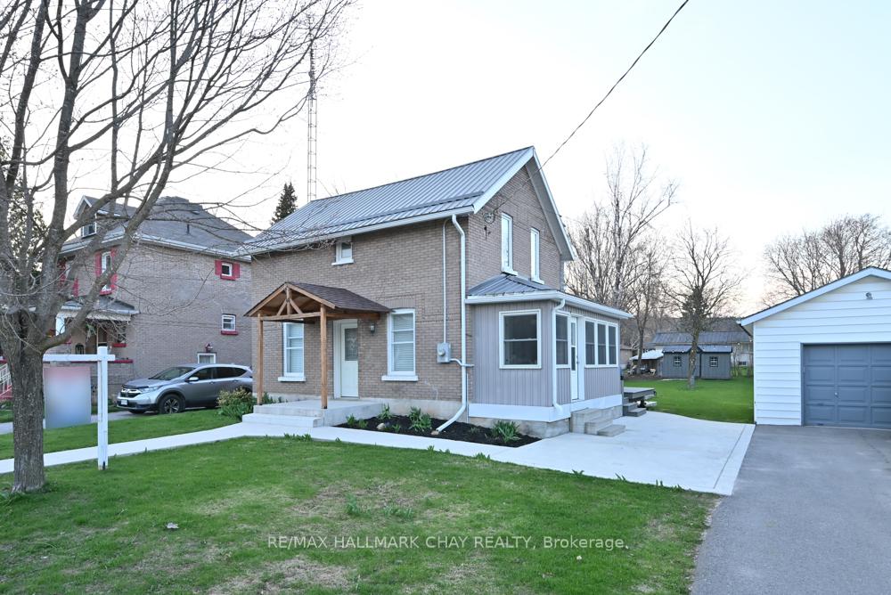 48 Caroline Street W, Clearview — photo 2 of 5