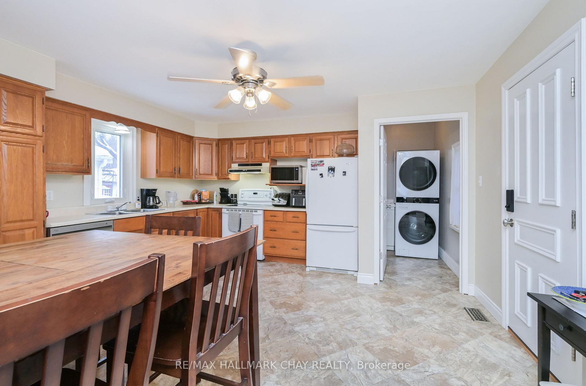 48 Caroline Street W, Clearview — photo 4 of 5