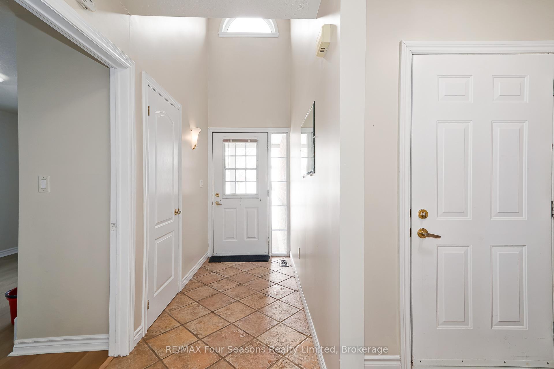 275 Huron Street 1, Clearview — photo 5 of 5