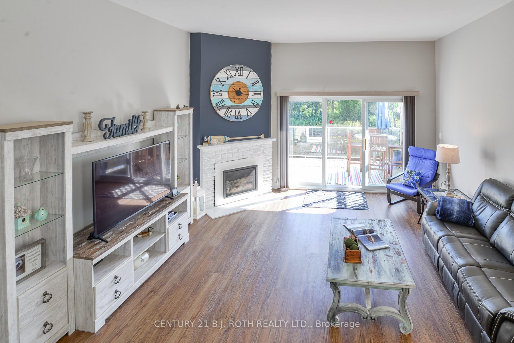 4 Paradise Boulevard Unit #6, Ramara — photo 3 of 5