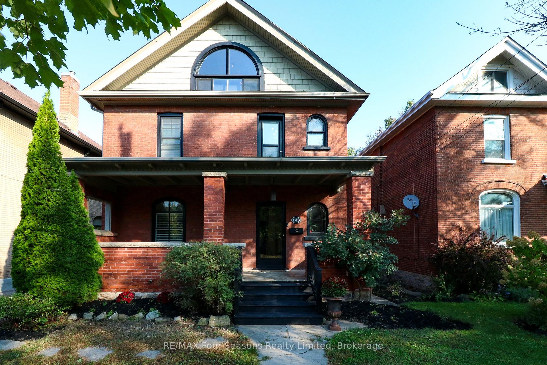 143 Fourth Street W, Collingwood — photo 3 of 5