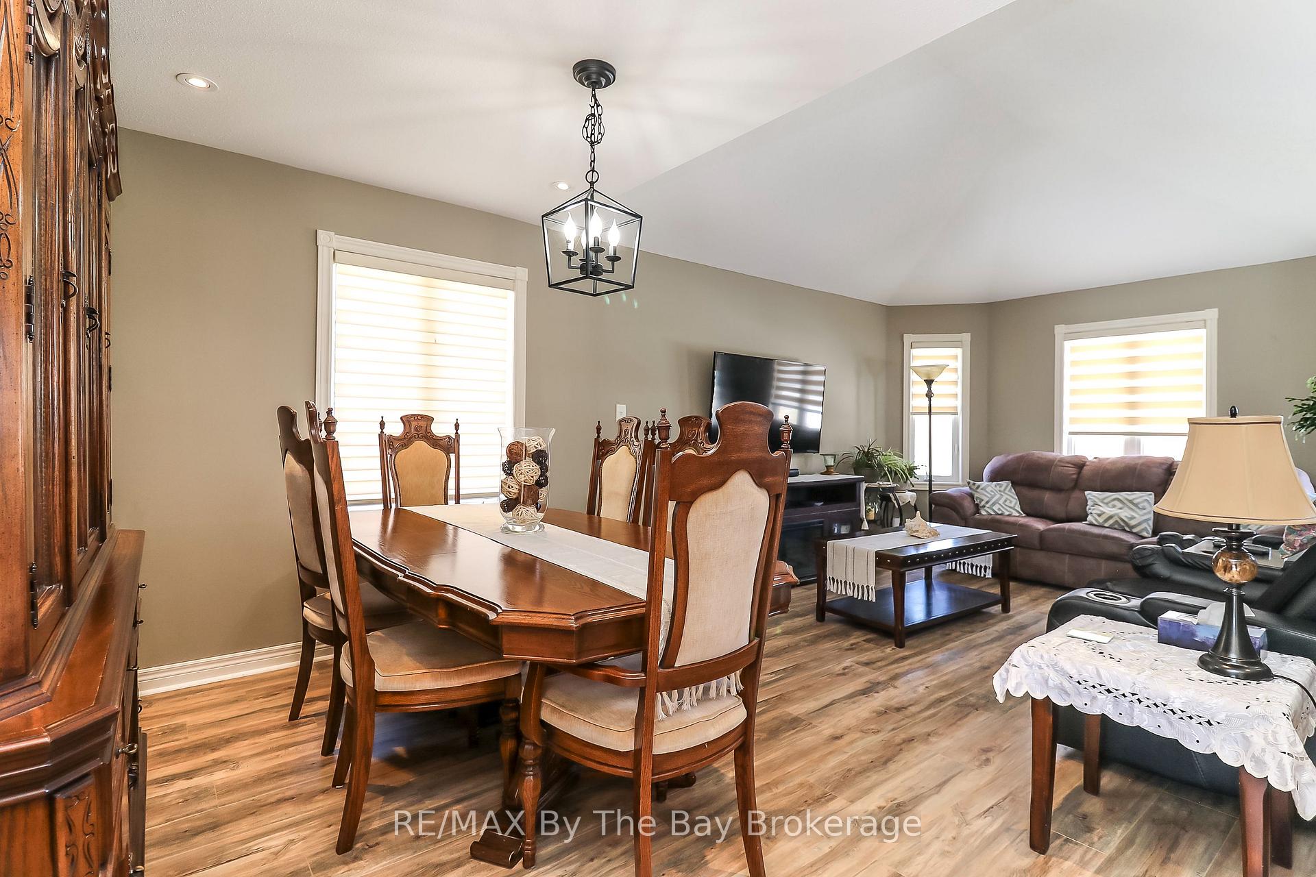437 Ramblewood Drive, Wasaga Beach — photo 3 of 5