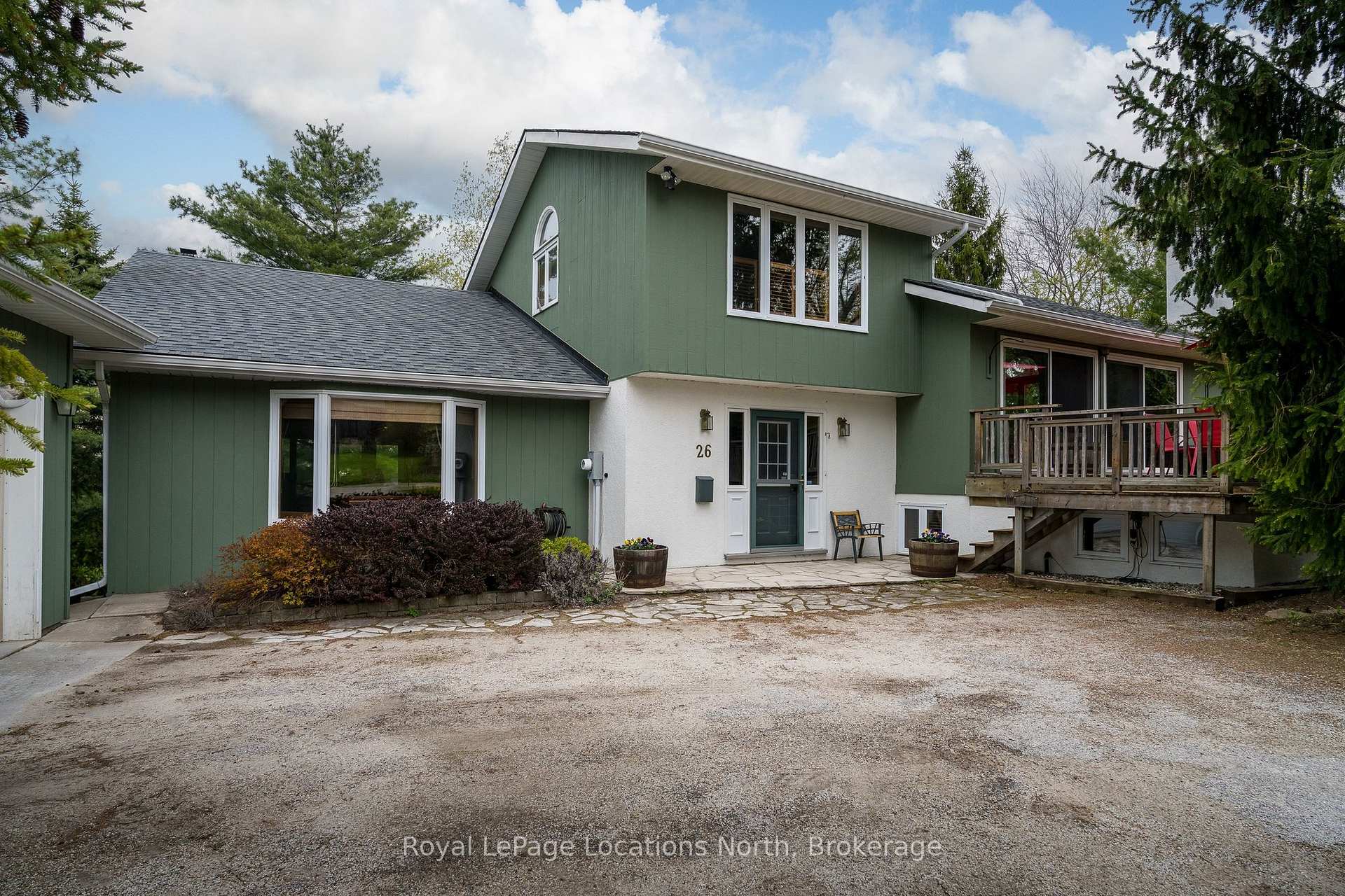 26 Oslerview Drive, Clearview — photo 2 of 5