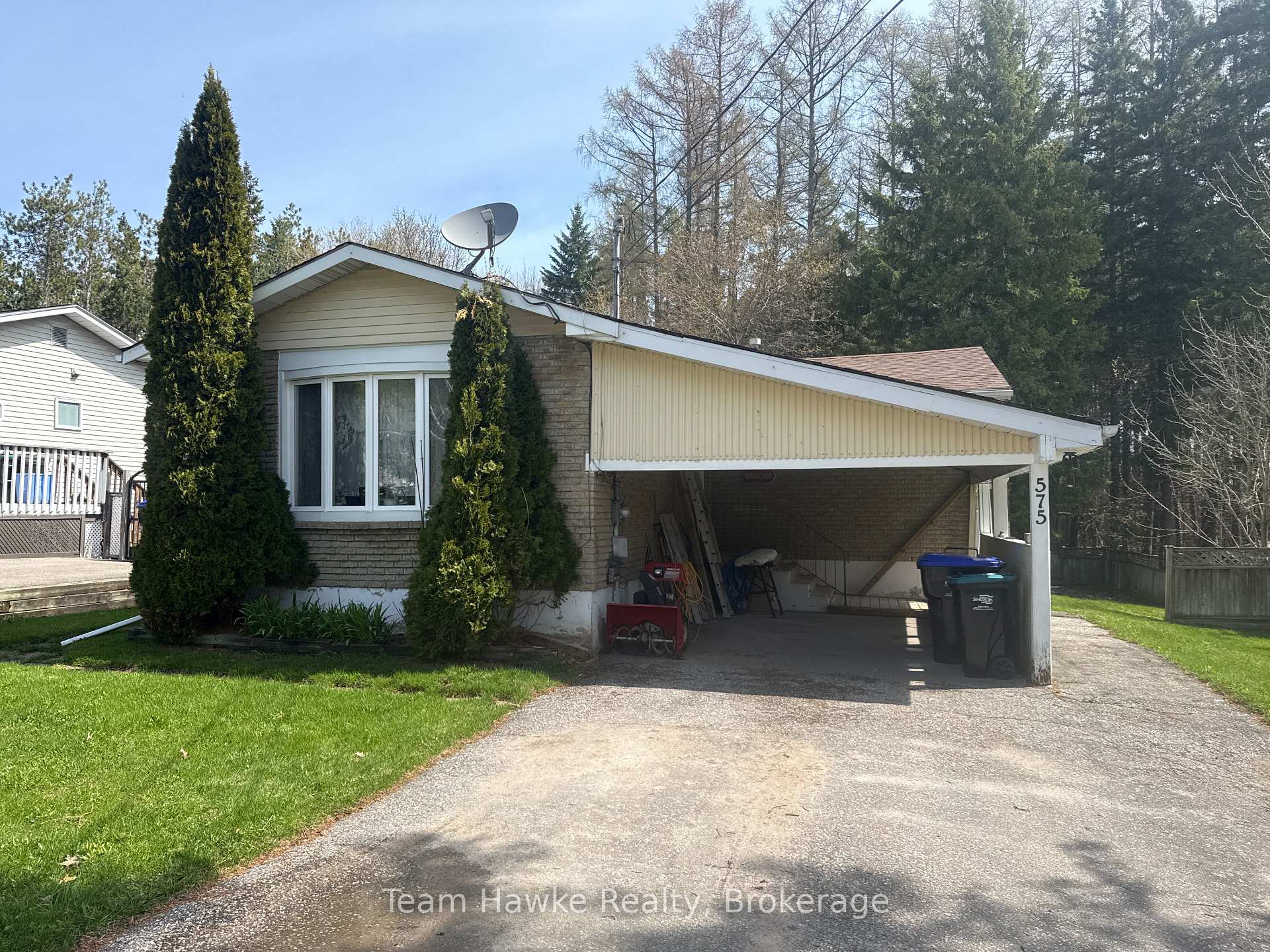 575 Simcoe Avenue, Tay — photo 2 of 5