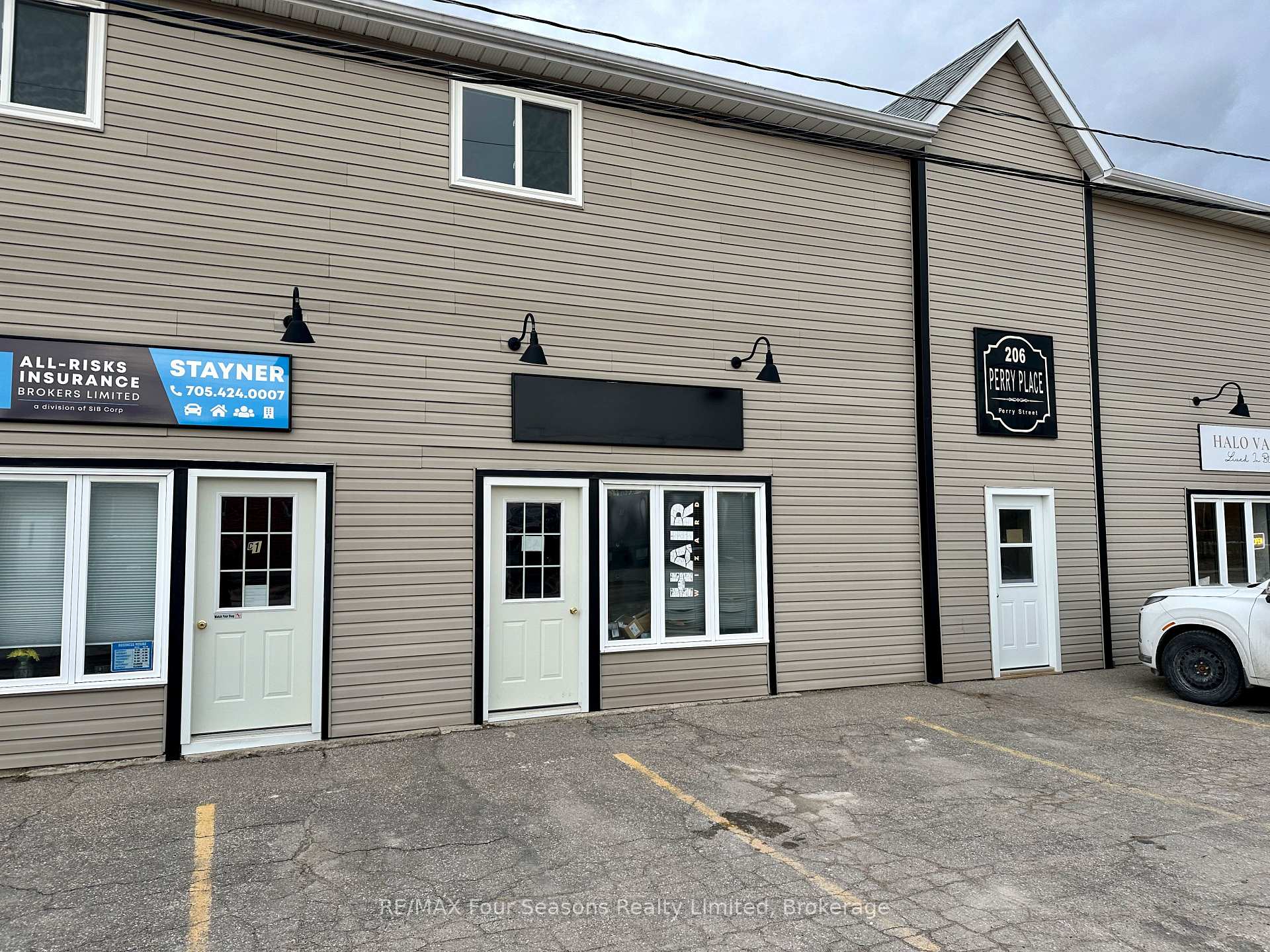 206 Perry Street C2, Clearview, ON L0M 1S0