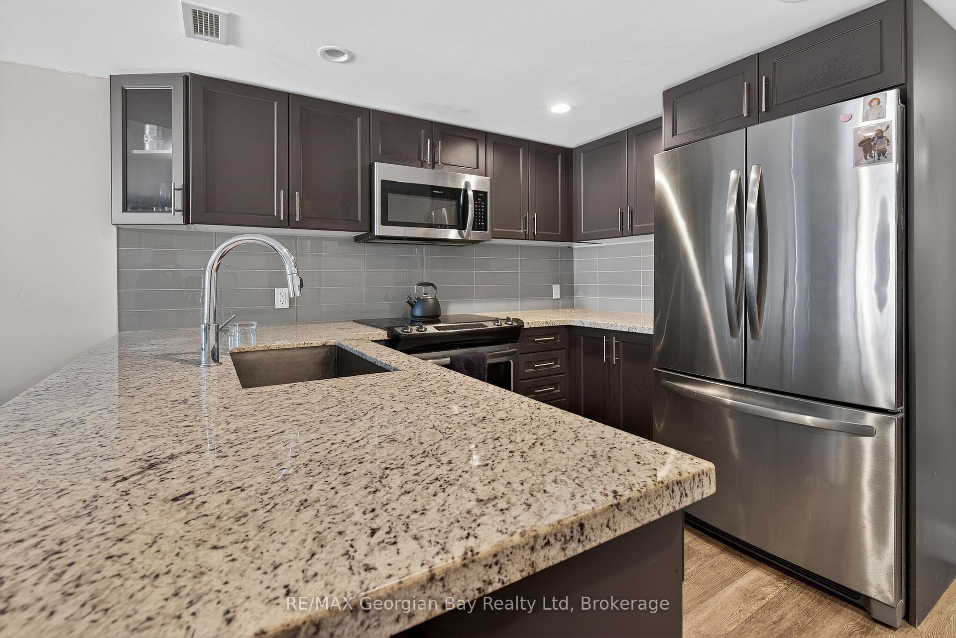 80 Horseshoe Boulevard 102, Oro-Medonte — photo 4 of 5