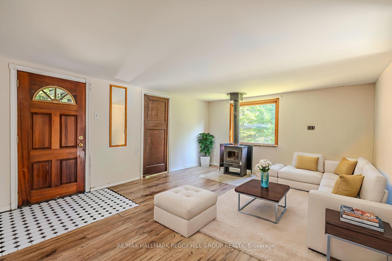 138 Moreau Parkway, Tiny — photo 3 of 5