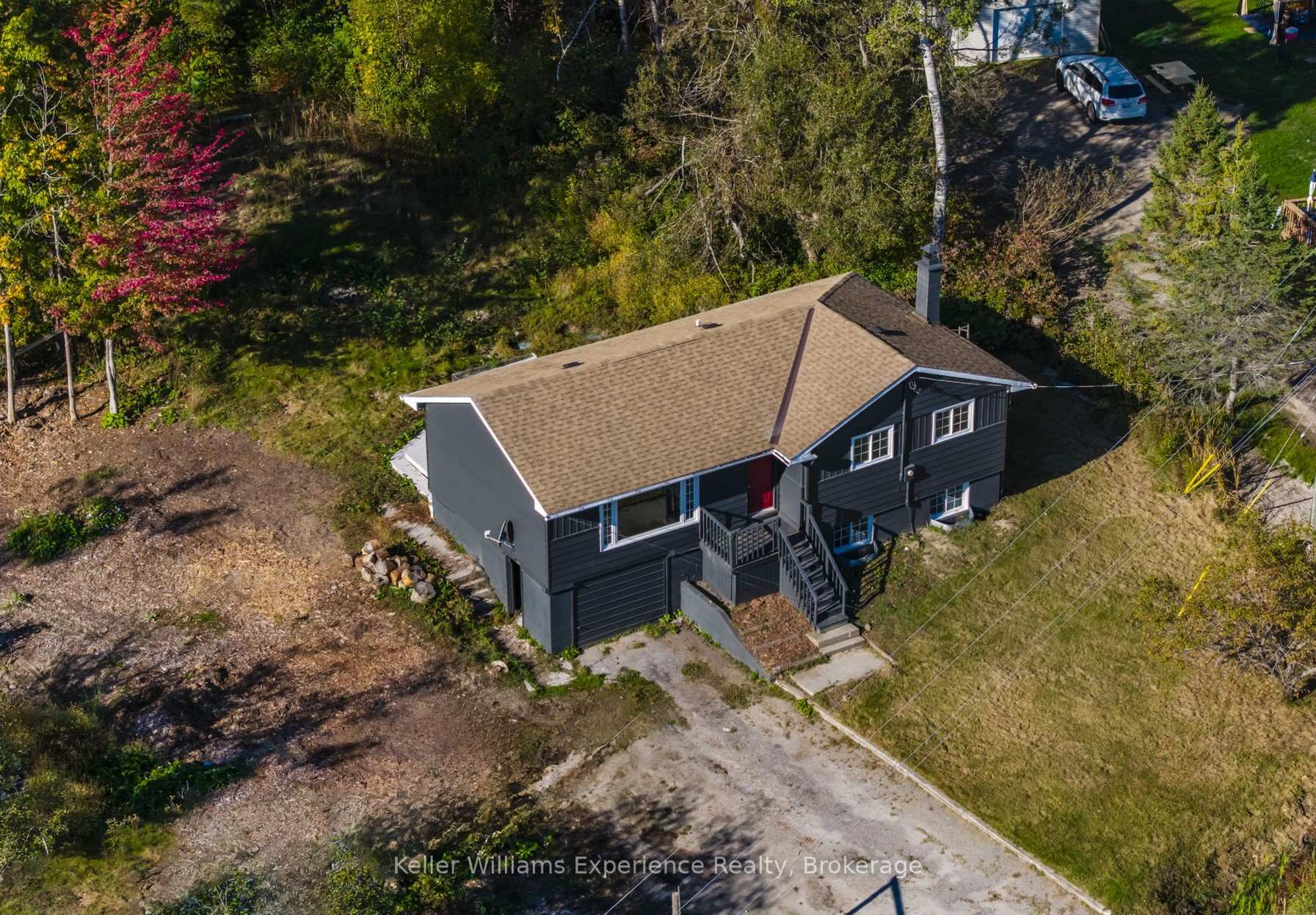 556 Champlain Road, Tiny — photo 2 of 5