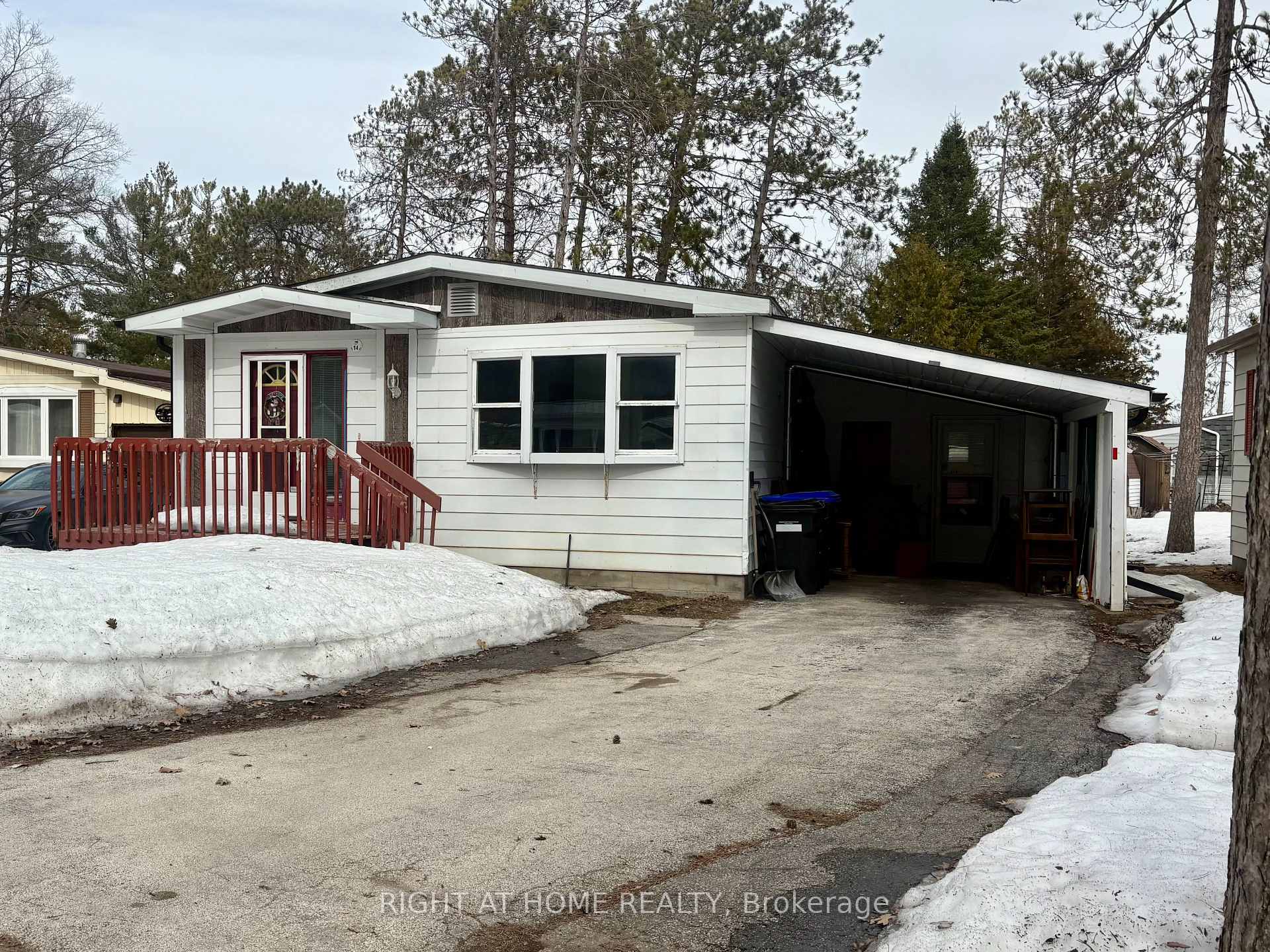 14 Sinclair Avenue S, Wasaga Beach, ON L9Z 1K3 — Wasaga Beach, Ontario