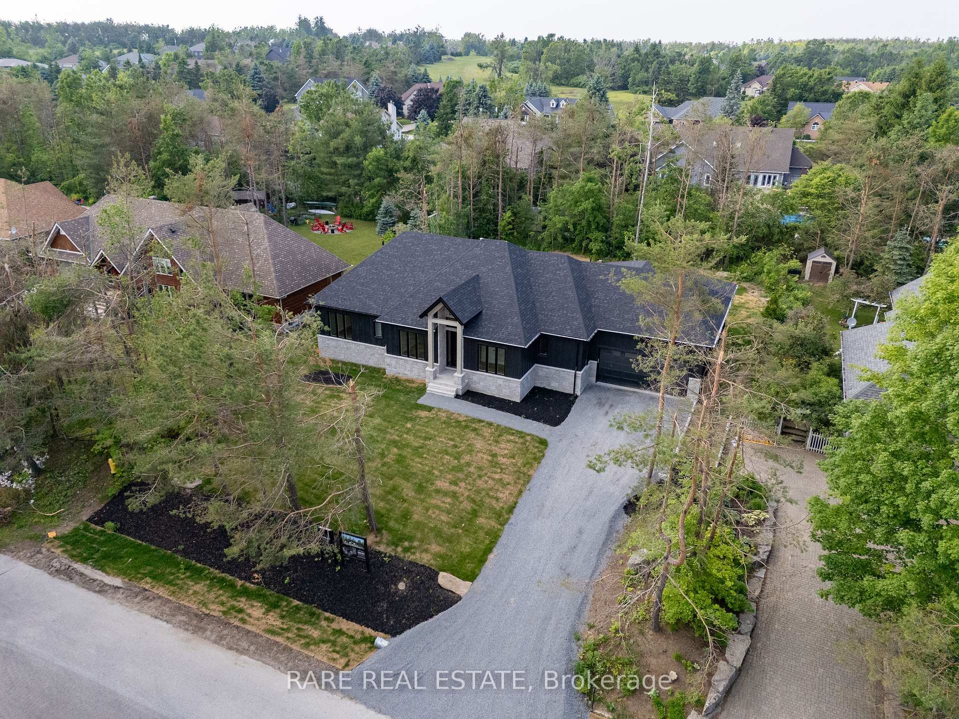32 Alpine Way, Oro-Medonte — photo 2 of 5