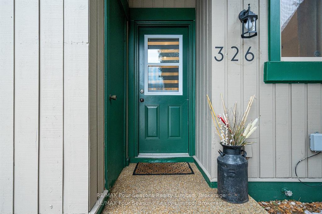 5 Dawson Drive 326, Collingwood — photo 2 of 5