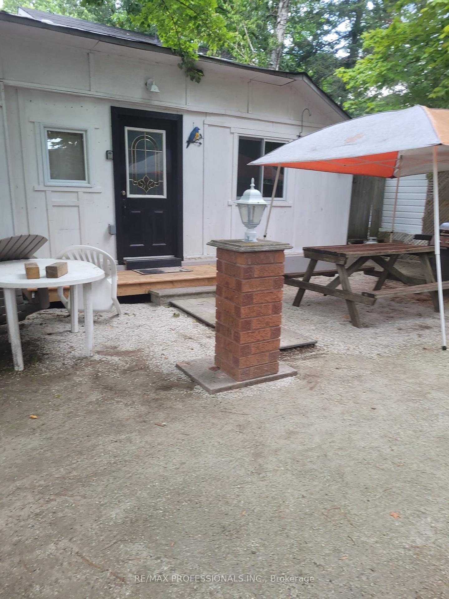 63 Beck Street, Wasaga Beach — photo 2 of 5